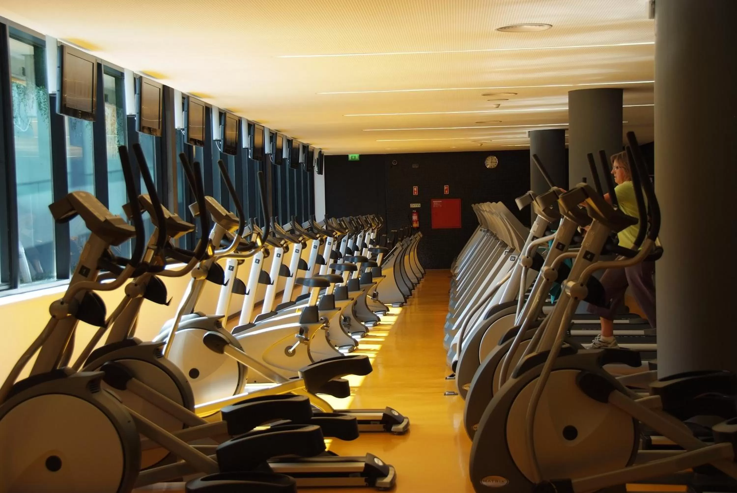 Fitness centre/facilities in Axis Viana Business & SPA Hotel