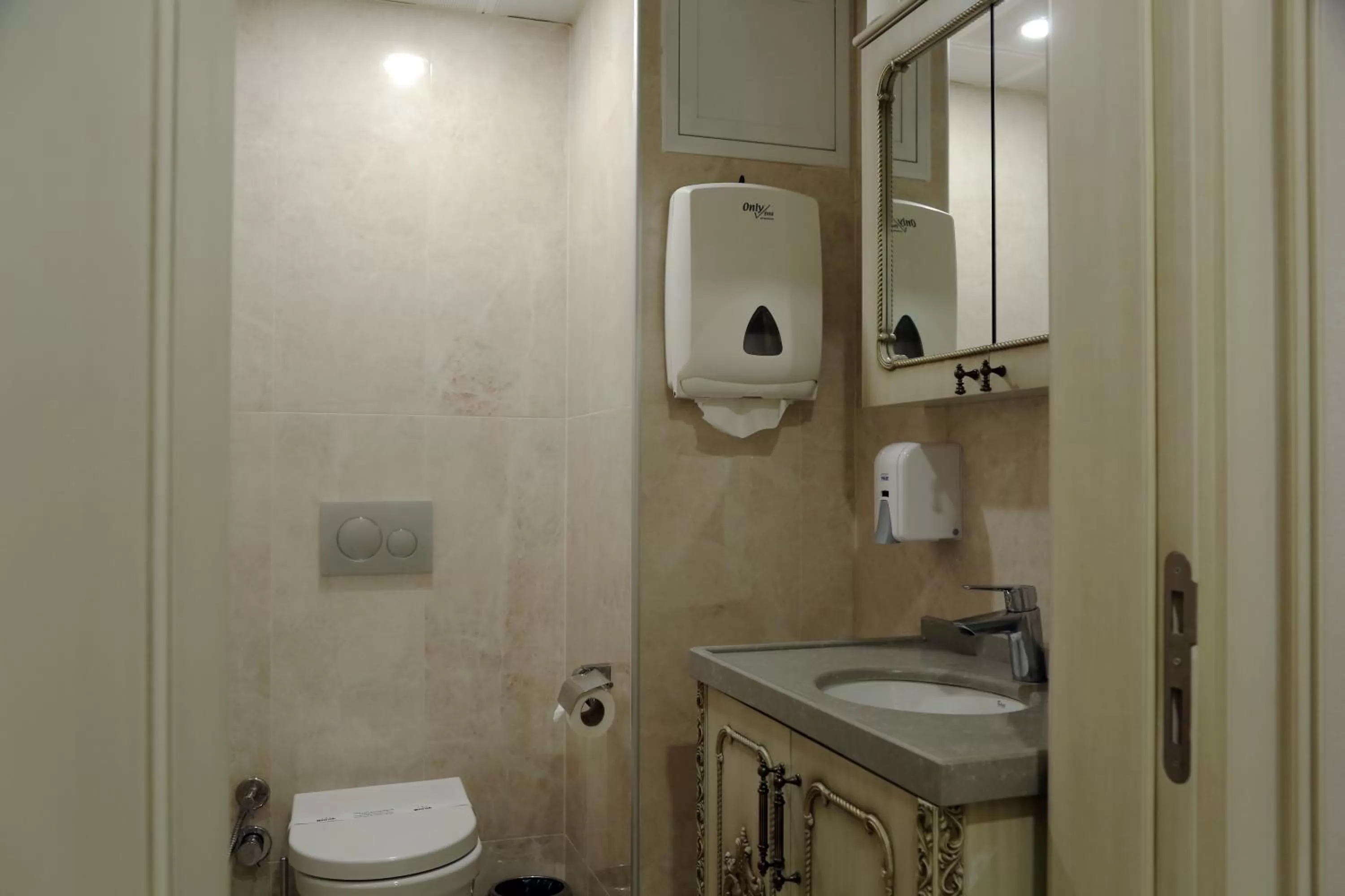 Bathroom in Almadina Hotel Istanbul