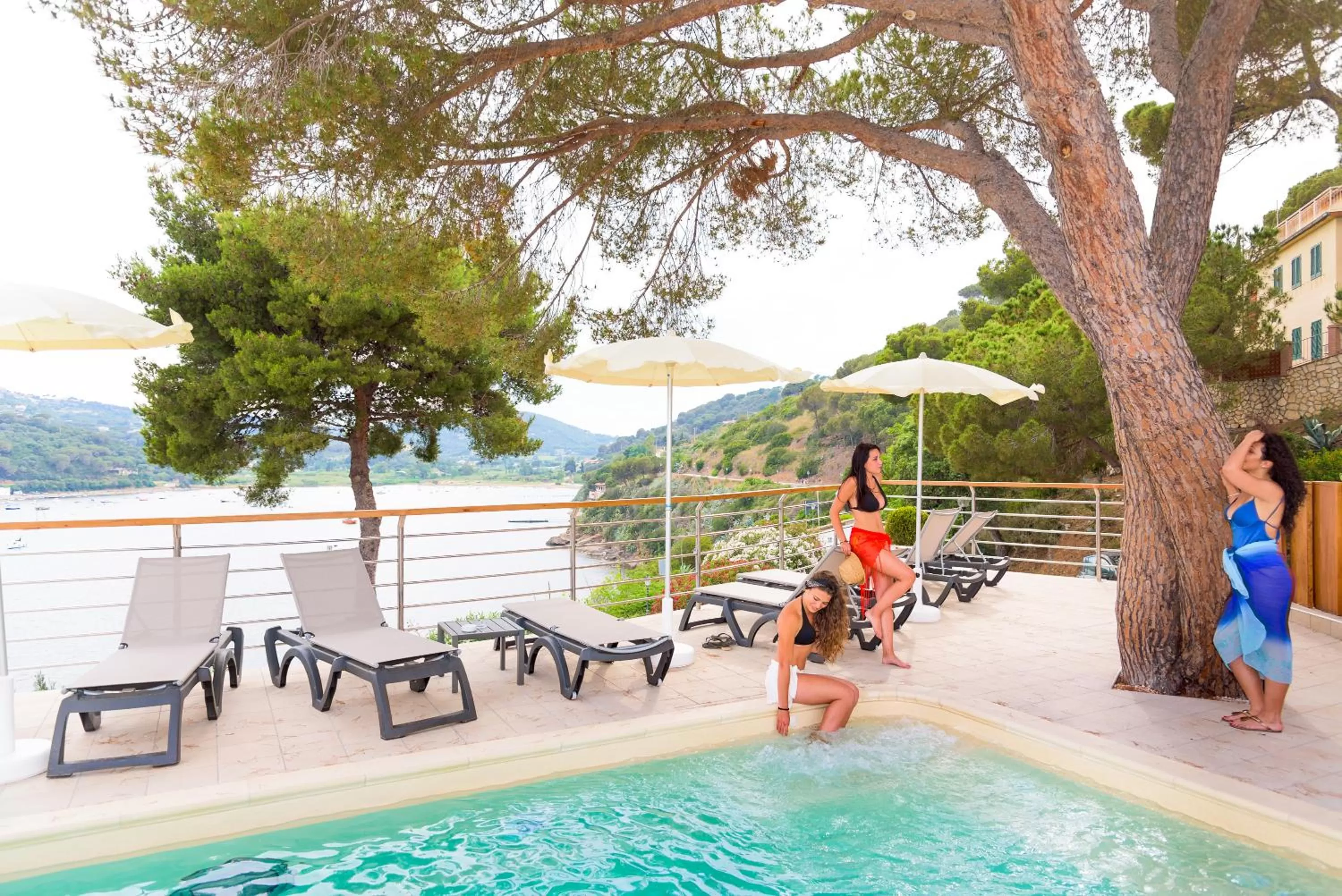 Swimming pool in Hotel Plaza