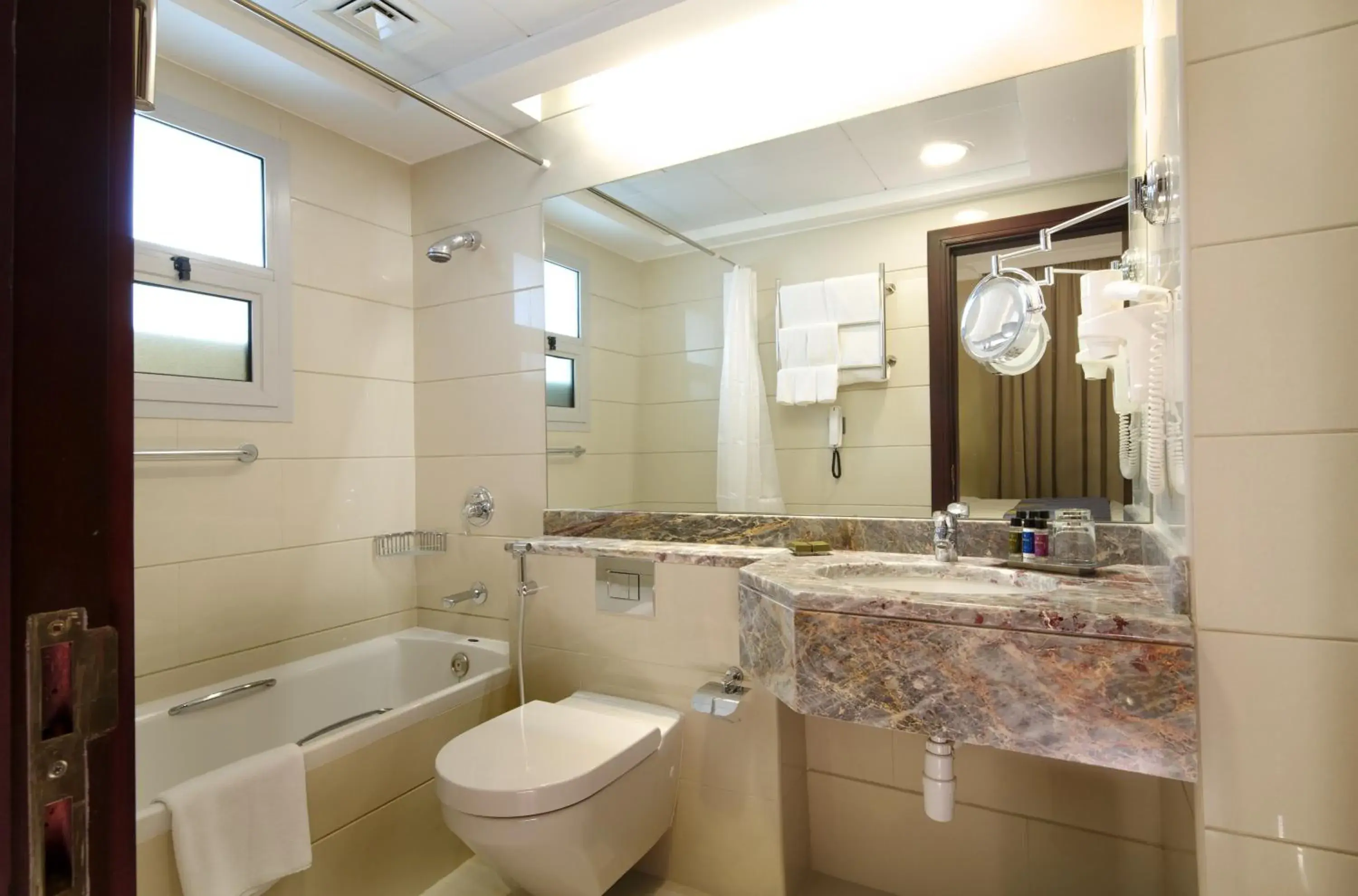 Bathroom in Raviz Center Point Hotel