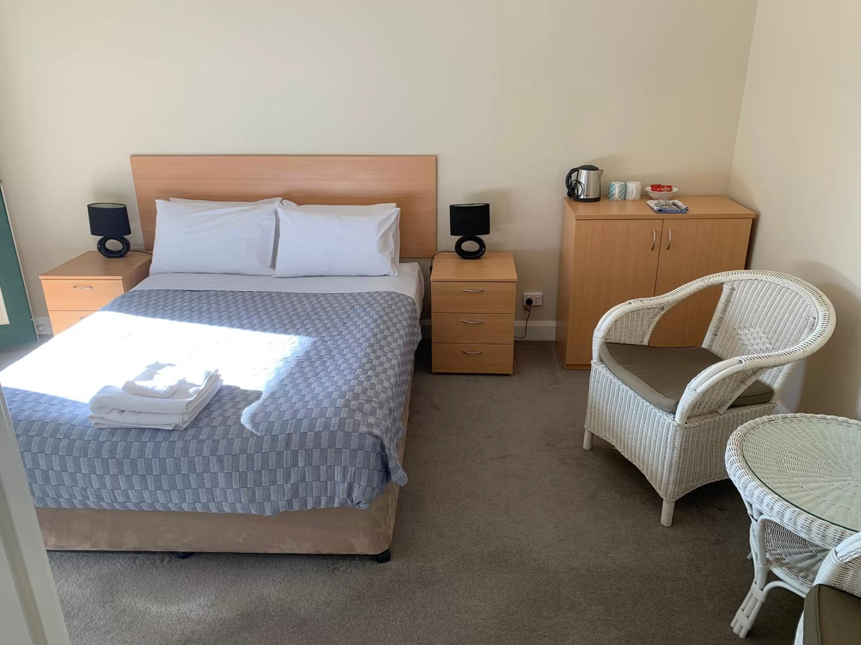 Bed in Settlers Hotel York