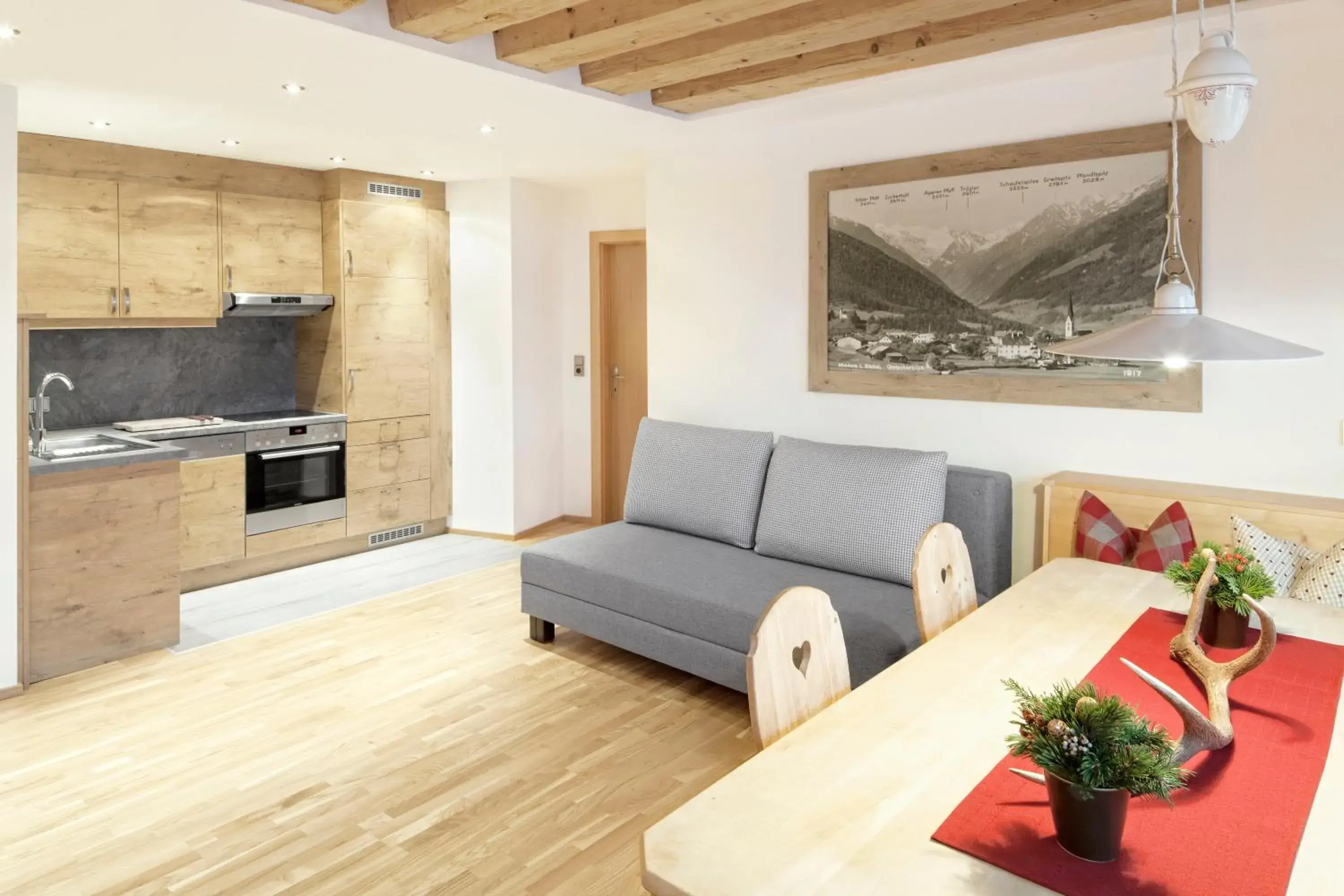 Kitchen or kitchenette, Seating Area in Hotel Alpenstolz