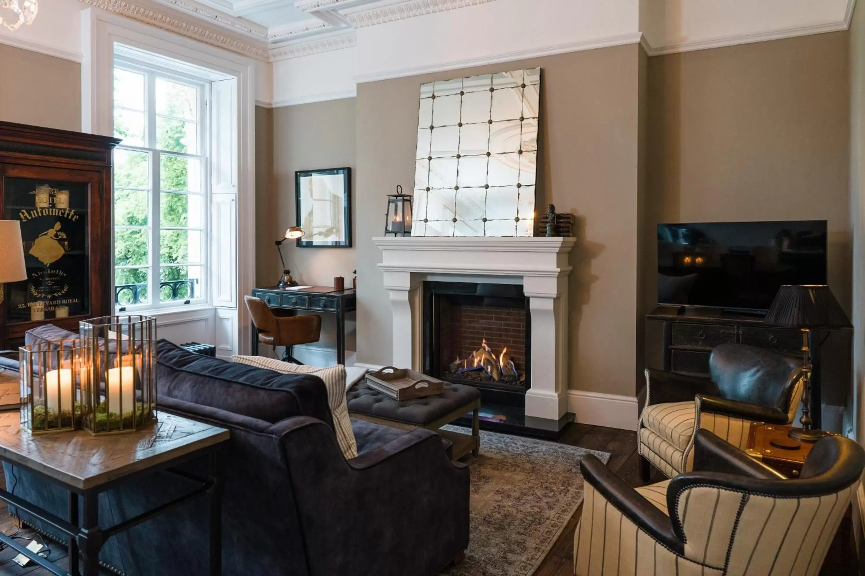 Living room, Seating Area in The Regency Suites & Residences