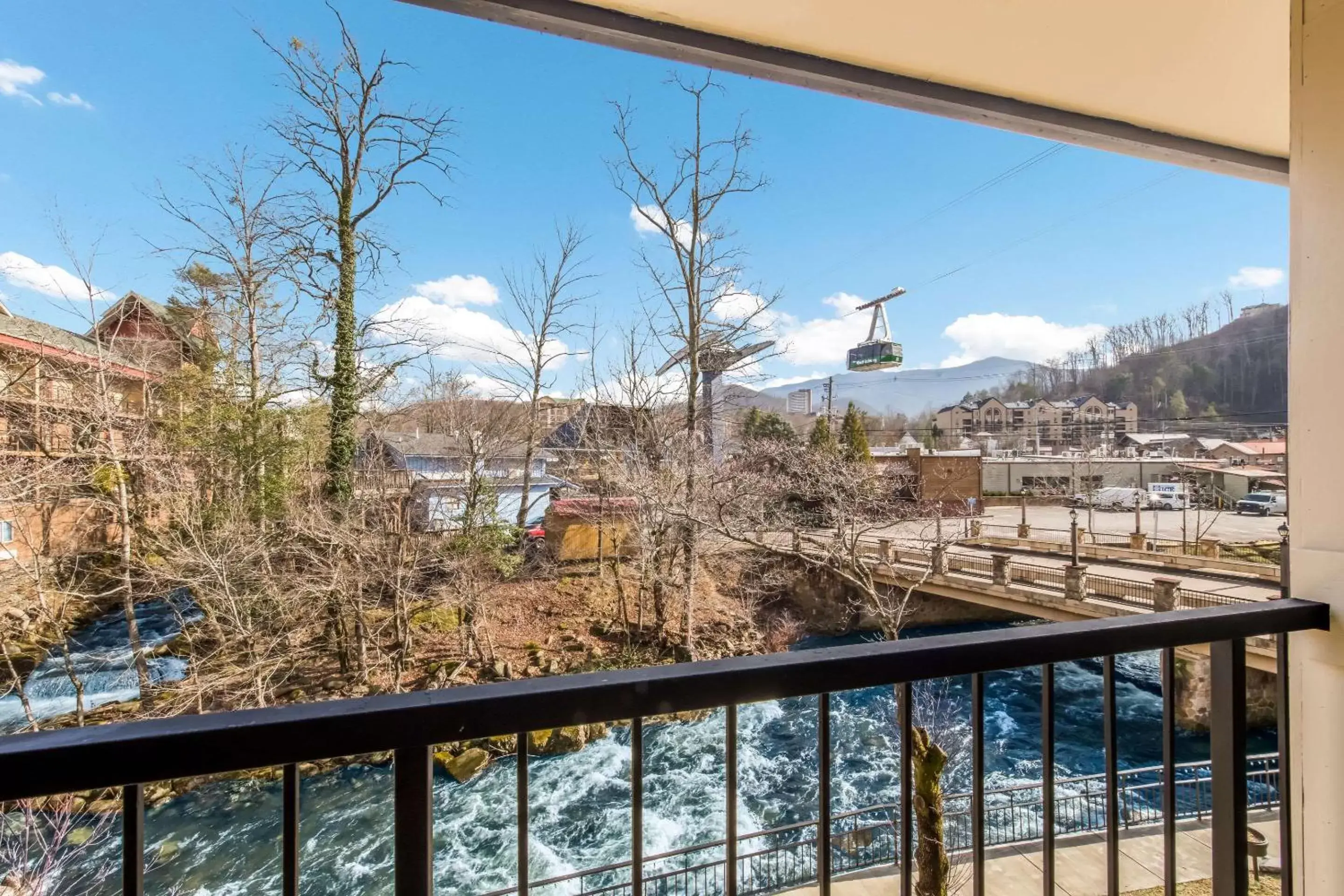 Bedroom in Econo Lodge Inn & Suites on the River