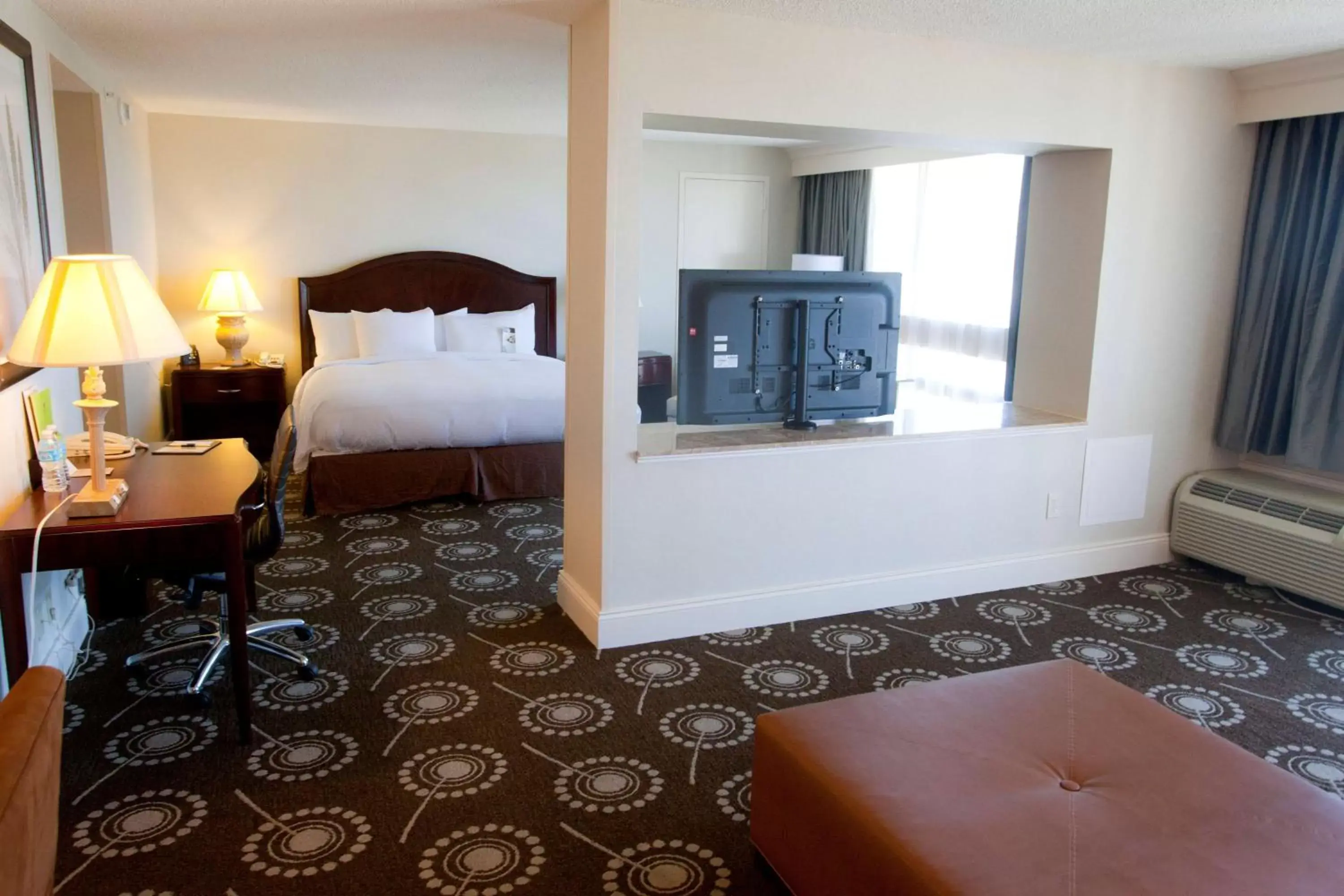 Bed in Midland Plaza Hotel Bed in Midland Plaza Hotel