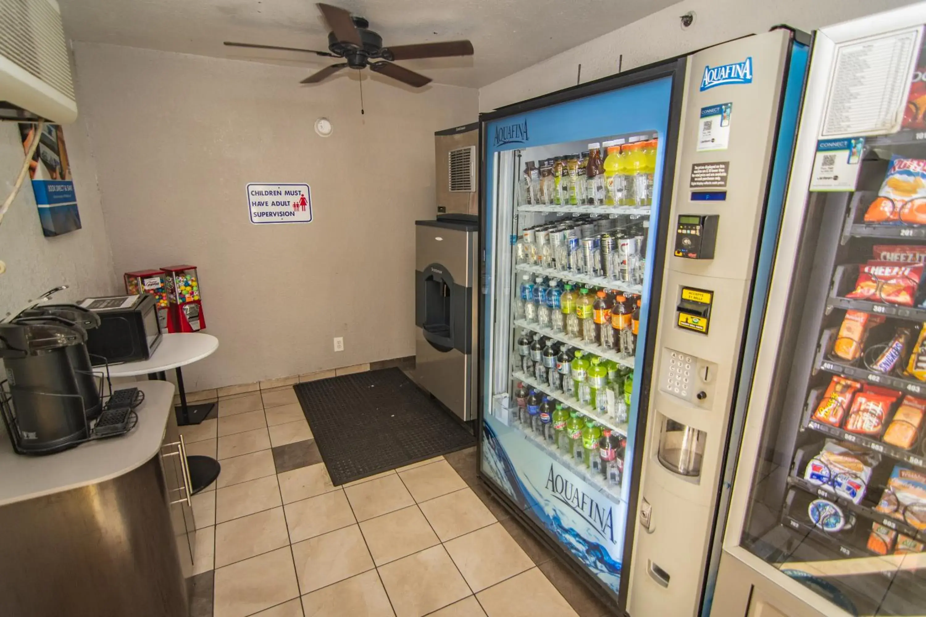 vending machine, Supermarket/Shops in Motel 6-Ft. Pierce, FL