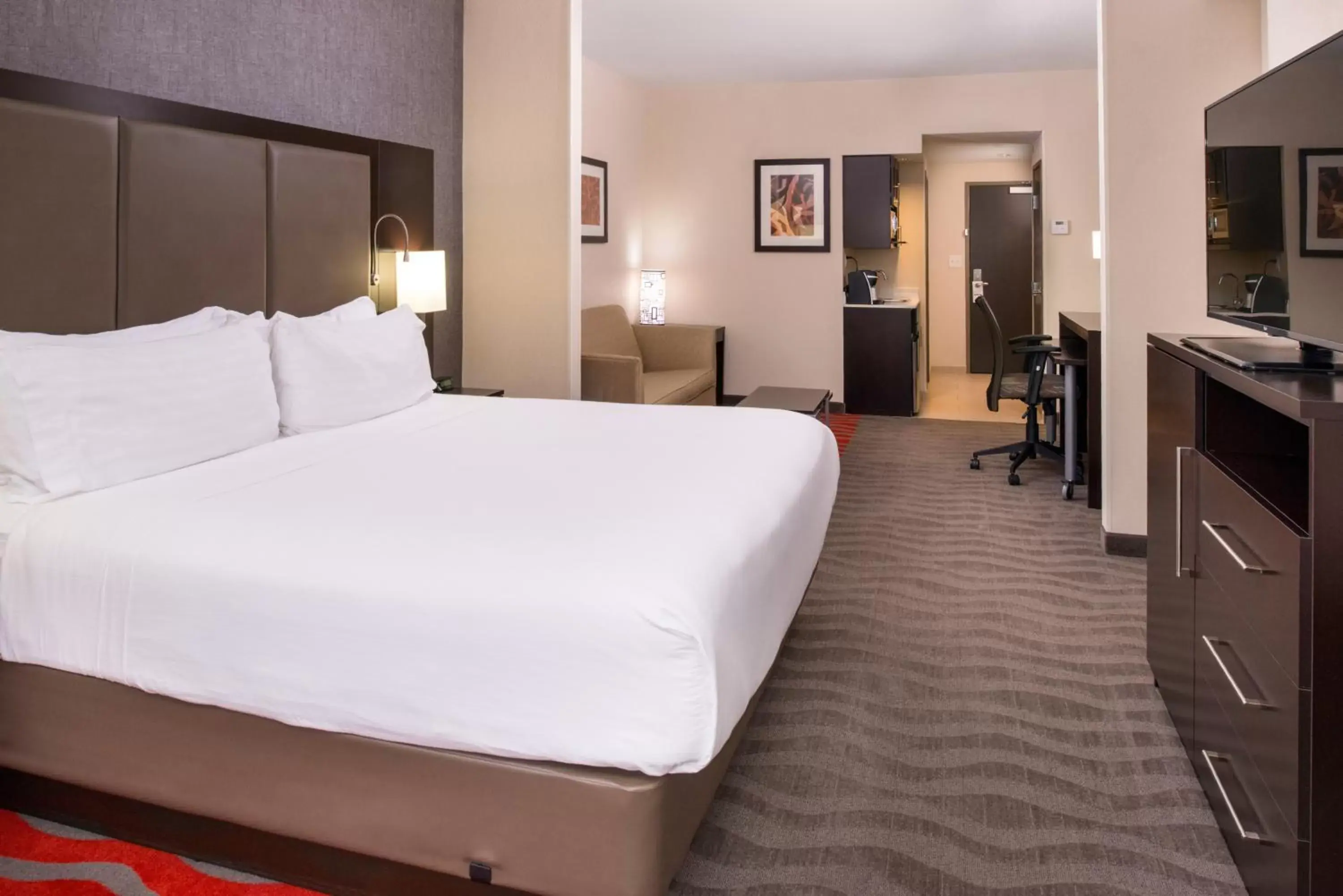 Bedroom, Bed in Holiday Inn Express & Suites Monroe, an IHG Hotel
