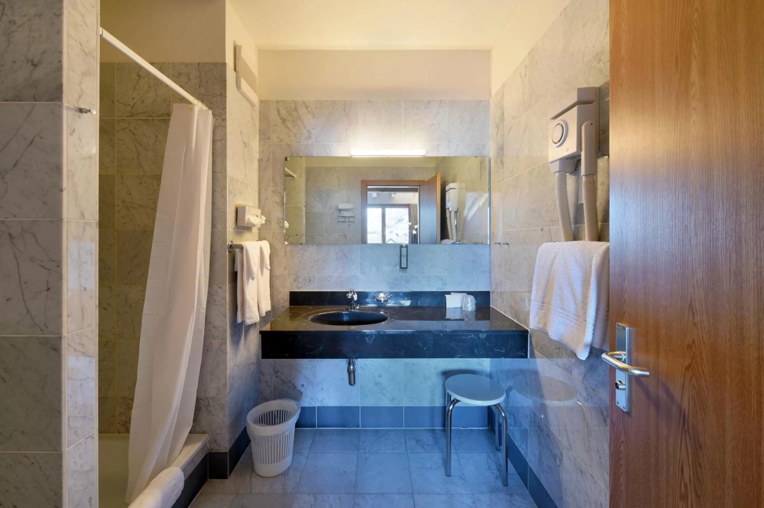 Bathroom in Hôtel des Vignes