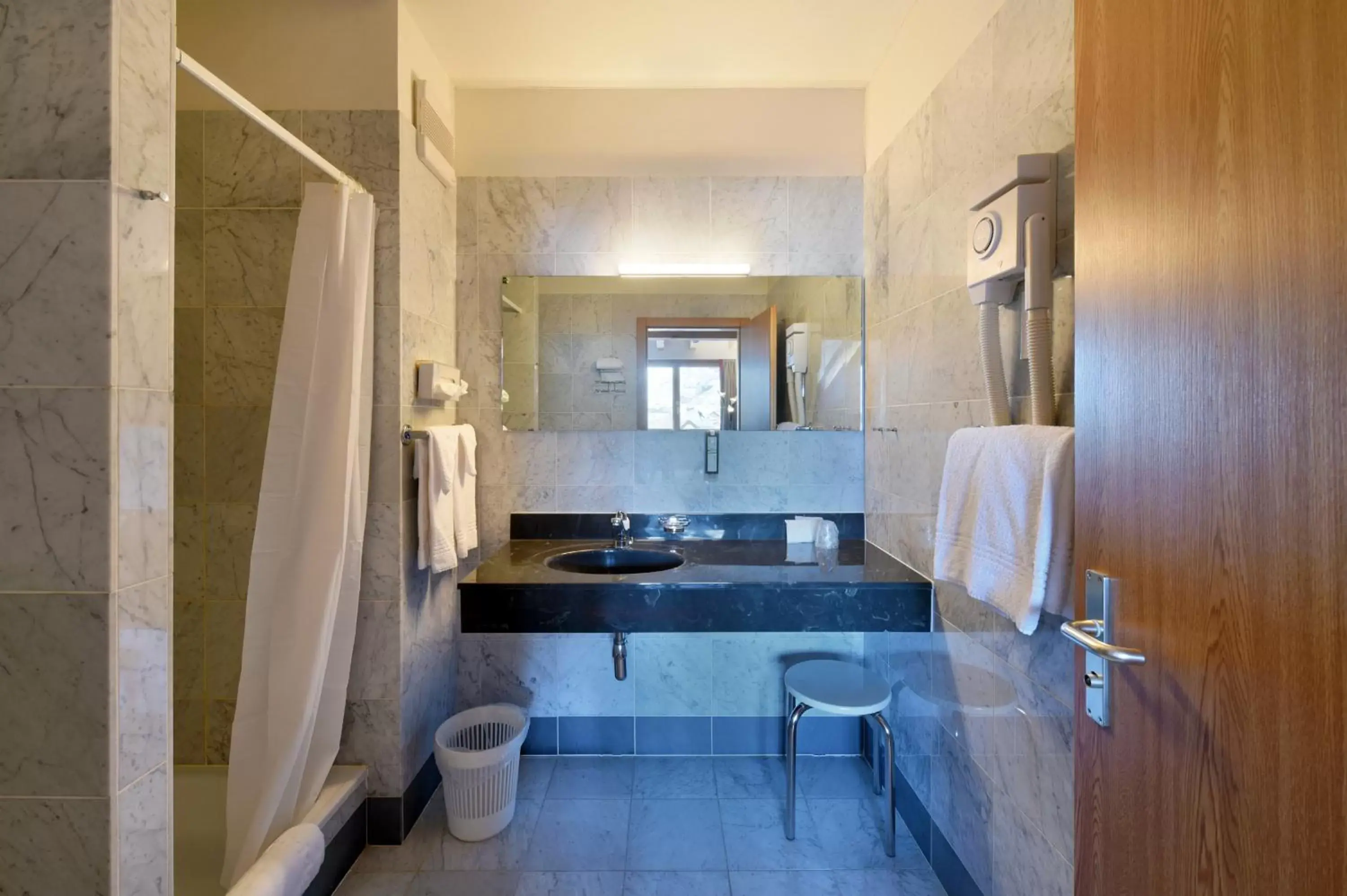 Bathroom in Hôtel des Vignes