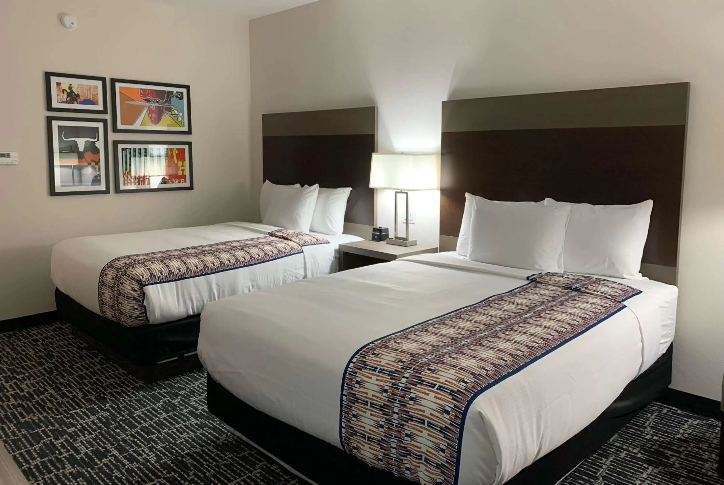 Photo of the whole room, Bed in La Quinta Inn & Suites by Wyndham - Red Oak TX IH-35E