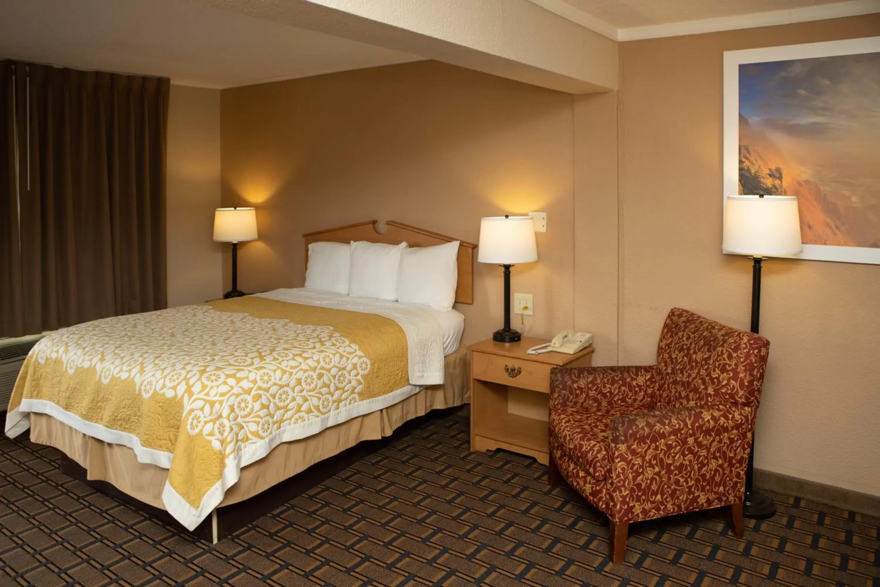 Photo of the whole room, Bed in Days Inn by Wyndham Fairmont