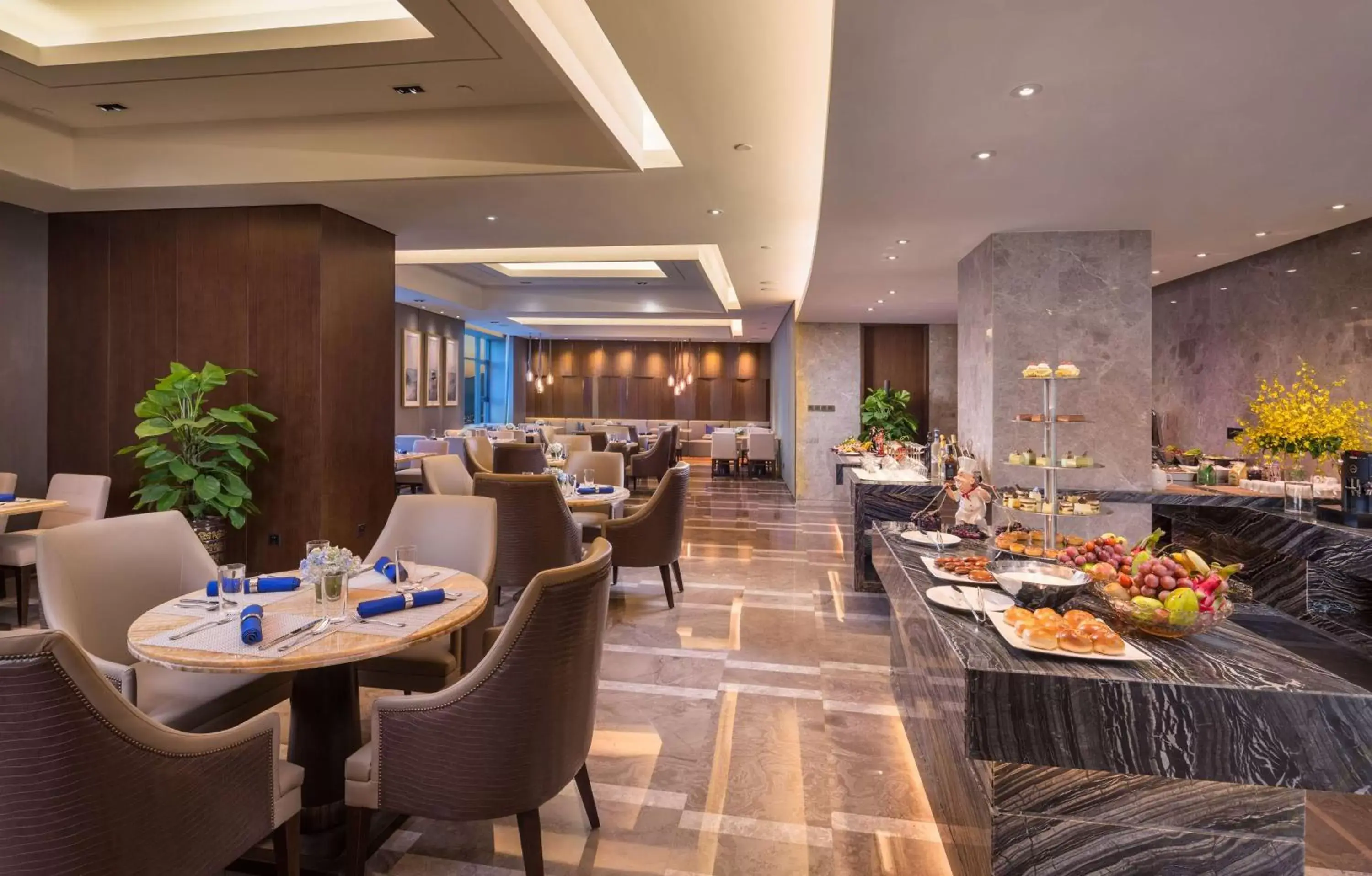 Lobby or reception, Restaurant/Places to Eat in Hilton Urumqi