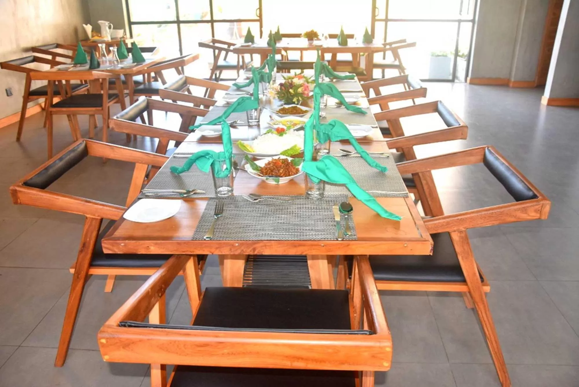 Restaurant/places to eat in Manuka Hillwood Hotel