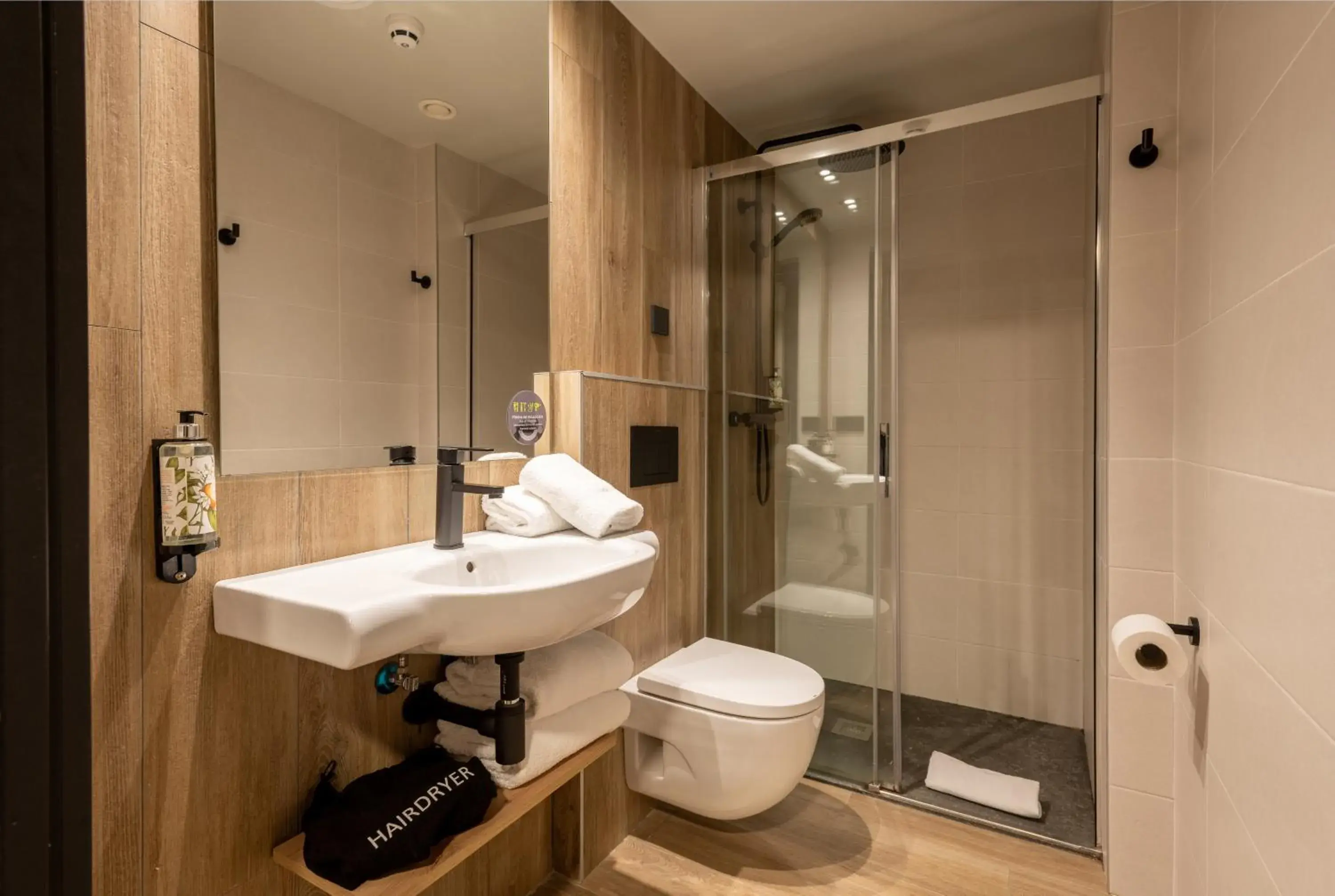 Shower, Bathroom in Hotel Bed4U Zurriola San Sebastian