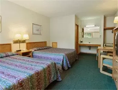 Queen Room with Two Queen Beds - Smoking in Travelodge by Wyndham Red Wing