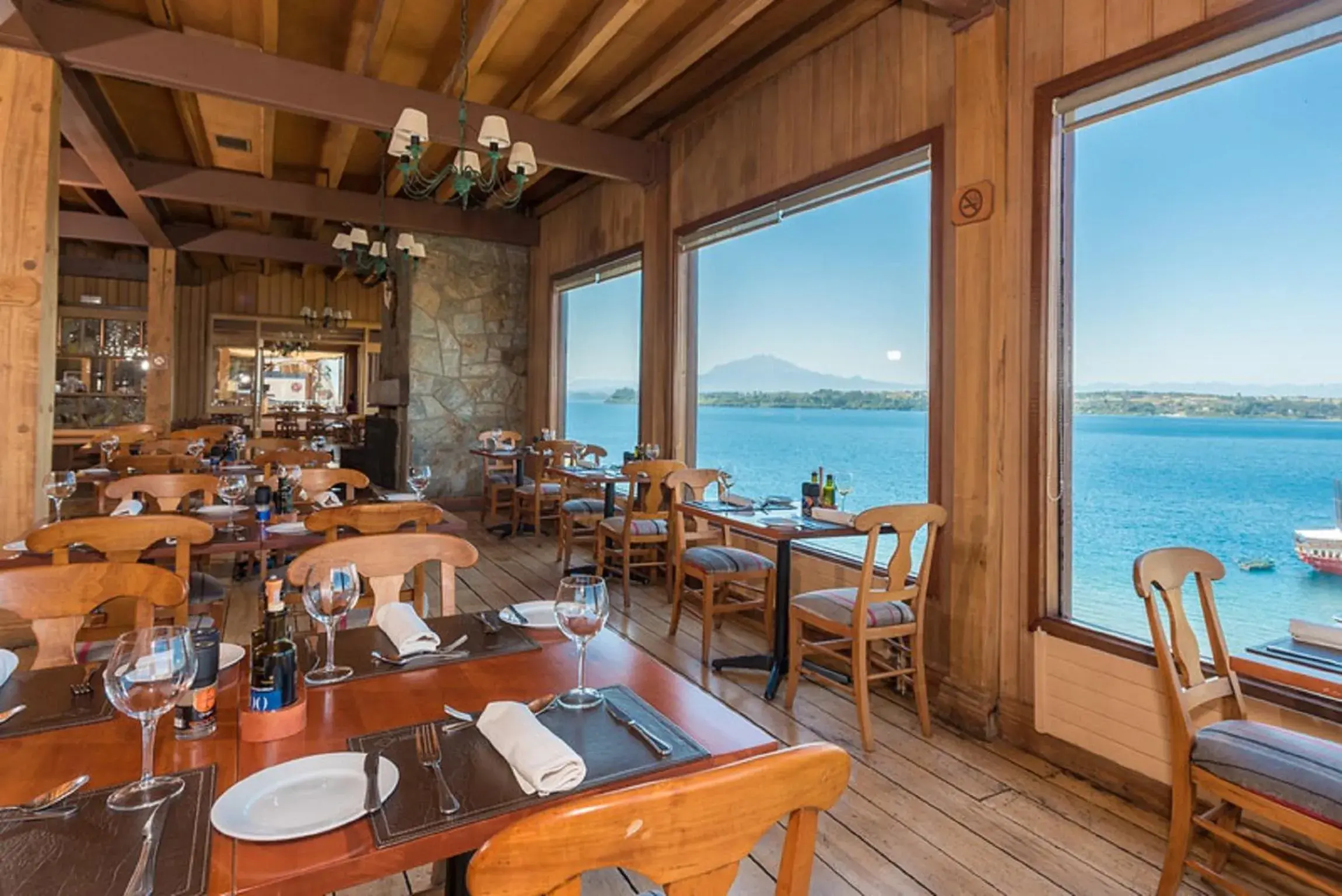 Restaurant/Places to Eat in Hotel Cabaña Del Lago Puerto Varas