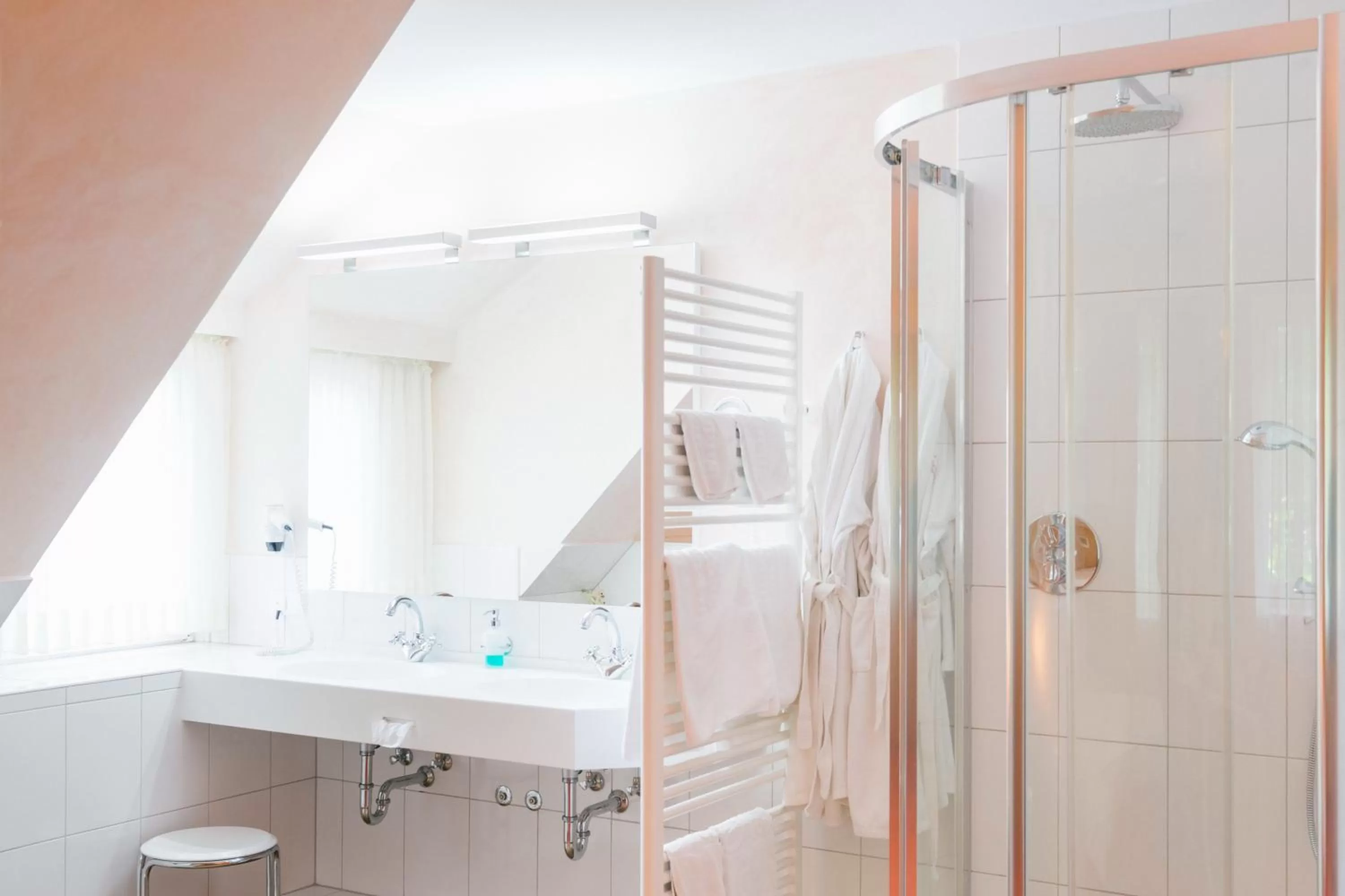 Bathroom in Hotel Landhaus Höpen