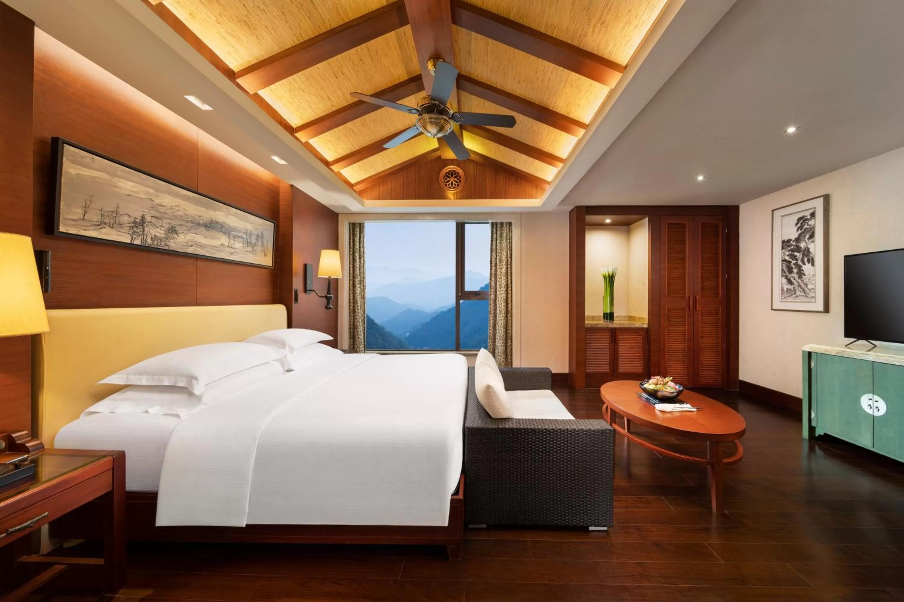 Photo of the whole room, Bed in Hilton Sanqingshan Resort