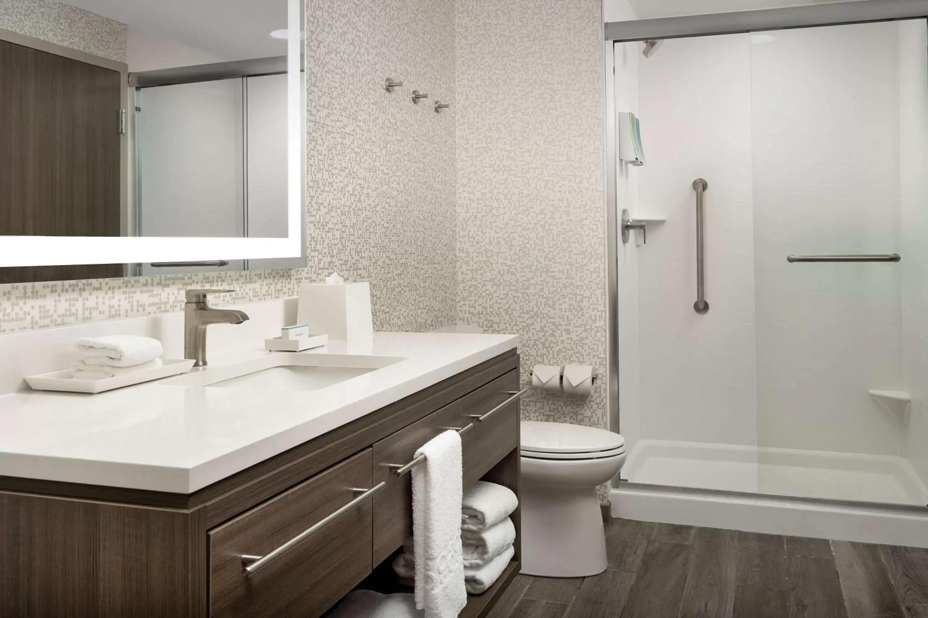 Bathroom in Home2 Suites By Hilton Columbus Polaris