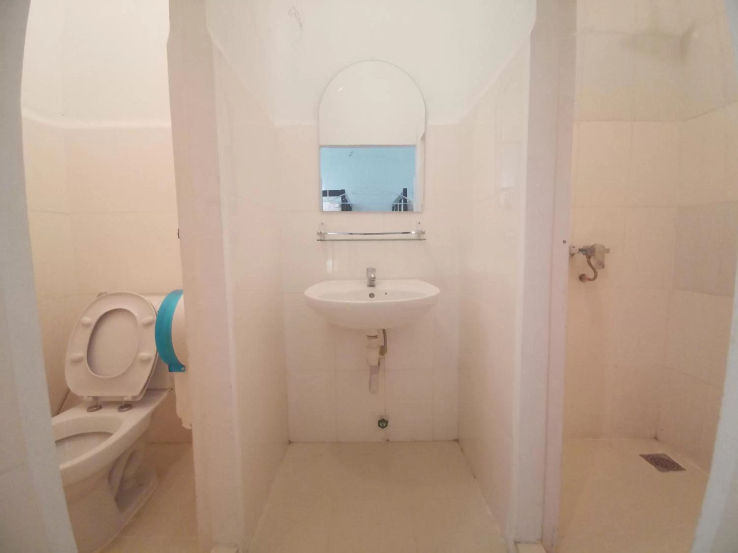 Bathroom in Poolside Villa
