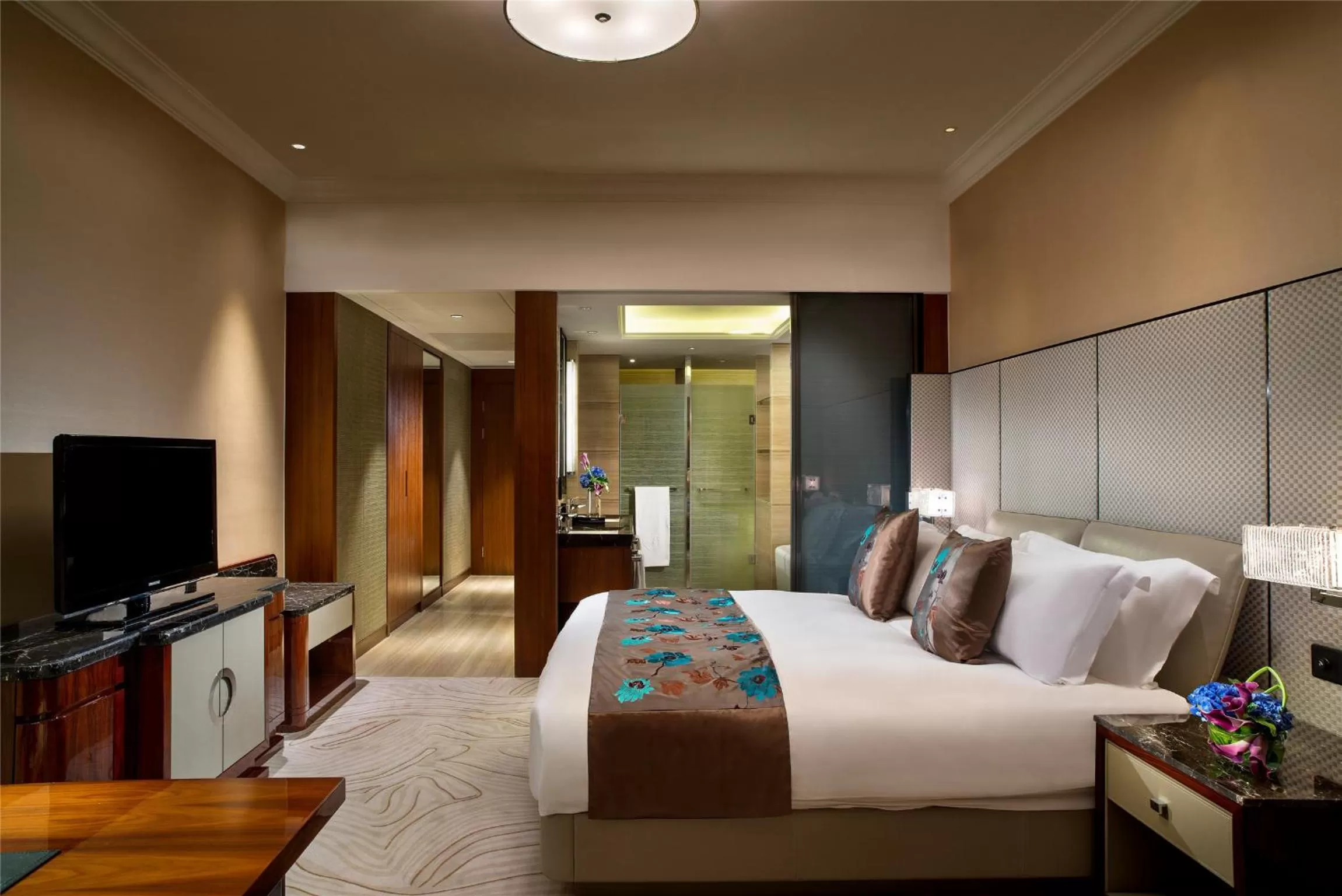 Luxury Queen Room in Sofitel Hangzhou Westlake