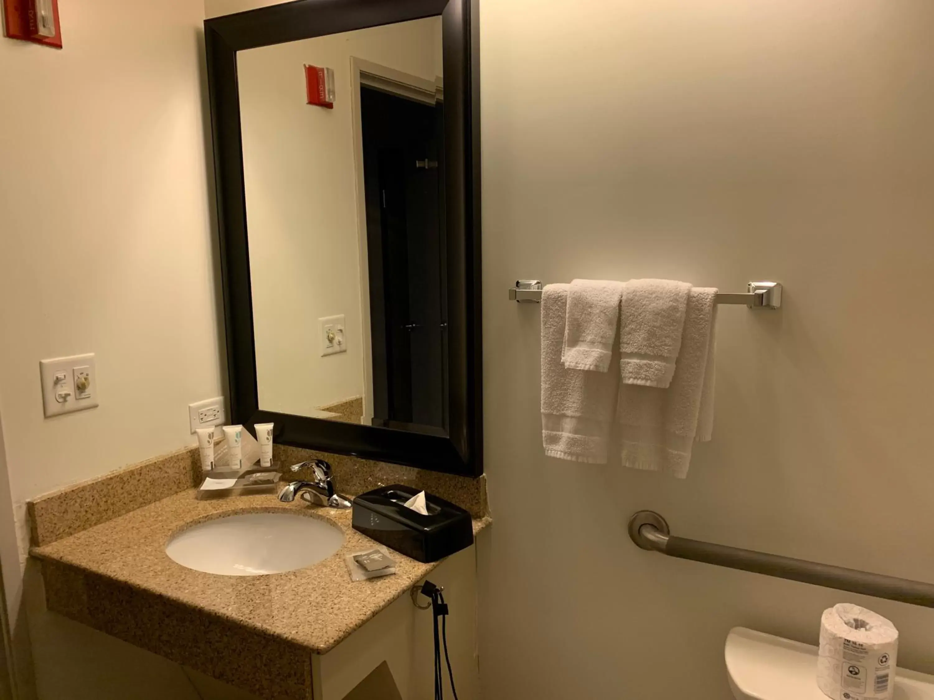 Bathroom in Country Inn & Suites by Radisson, Kearney, NE