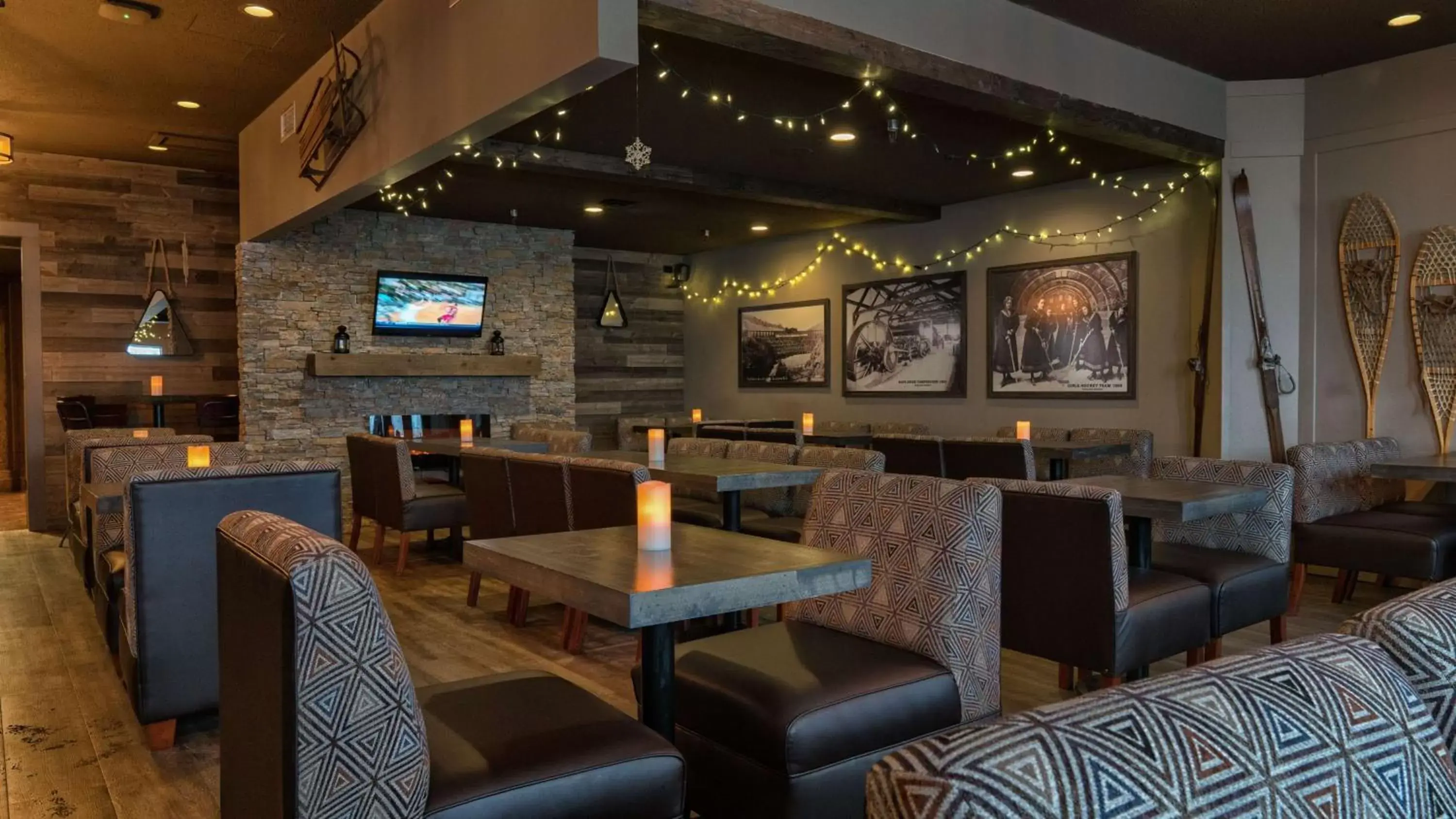 Lounge or bar, Restaurant/Places to Eat in Prestige Mountain Resort Rossland