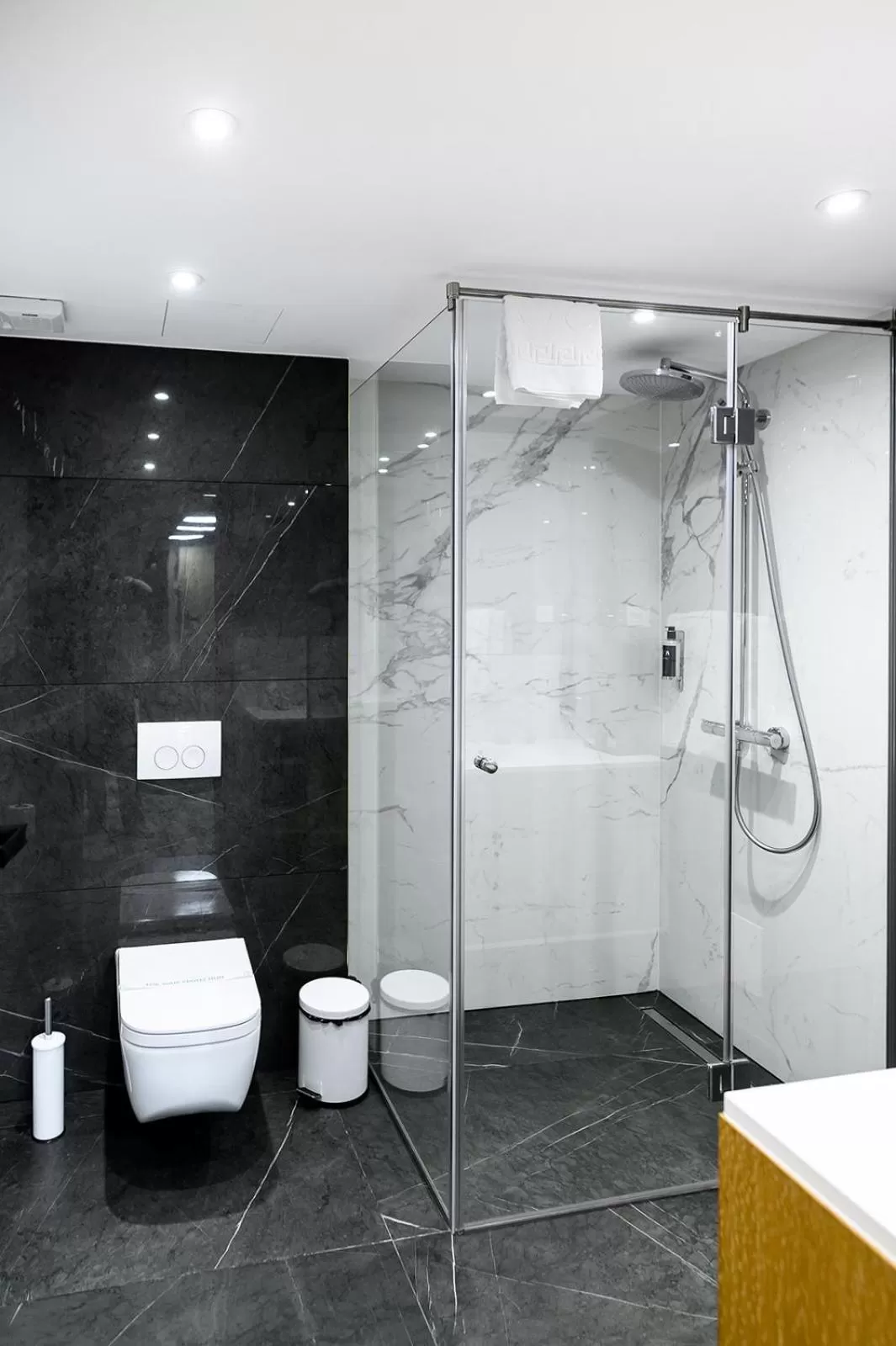 Bathroom in Iza Hotel