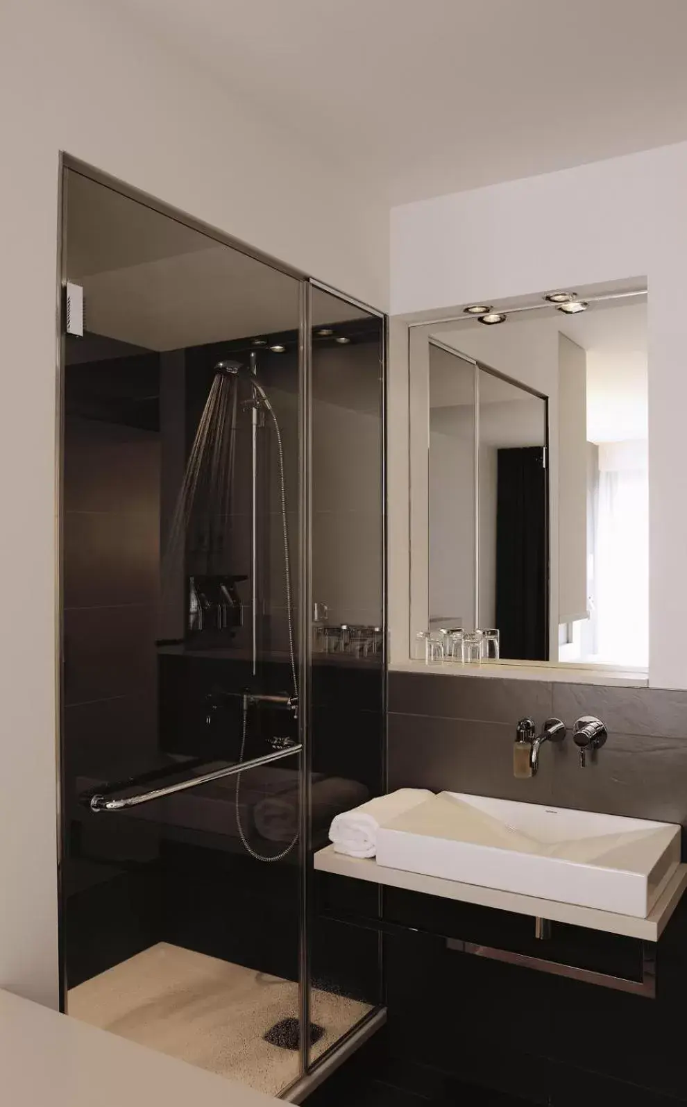 Shower, Bathroom in Hotel AMANO Rooms & Apartments