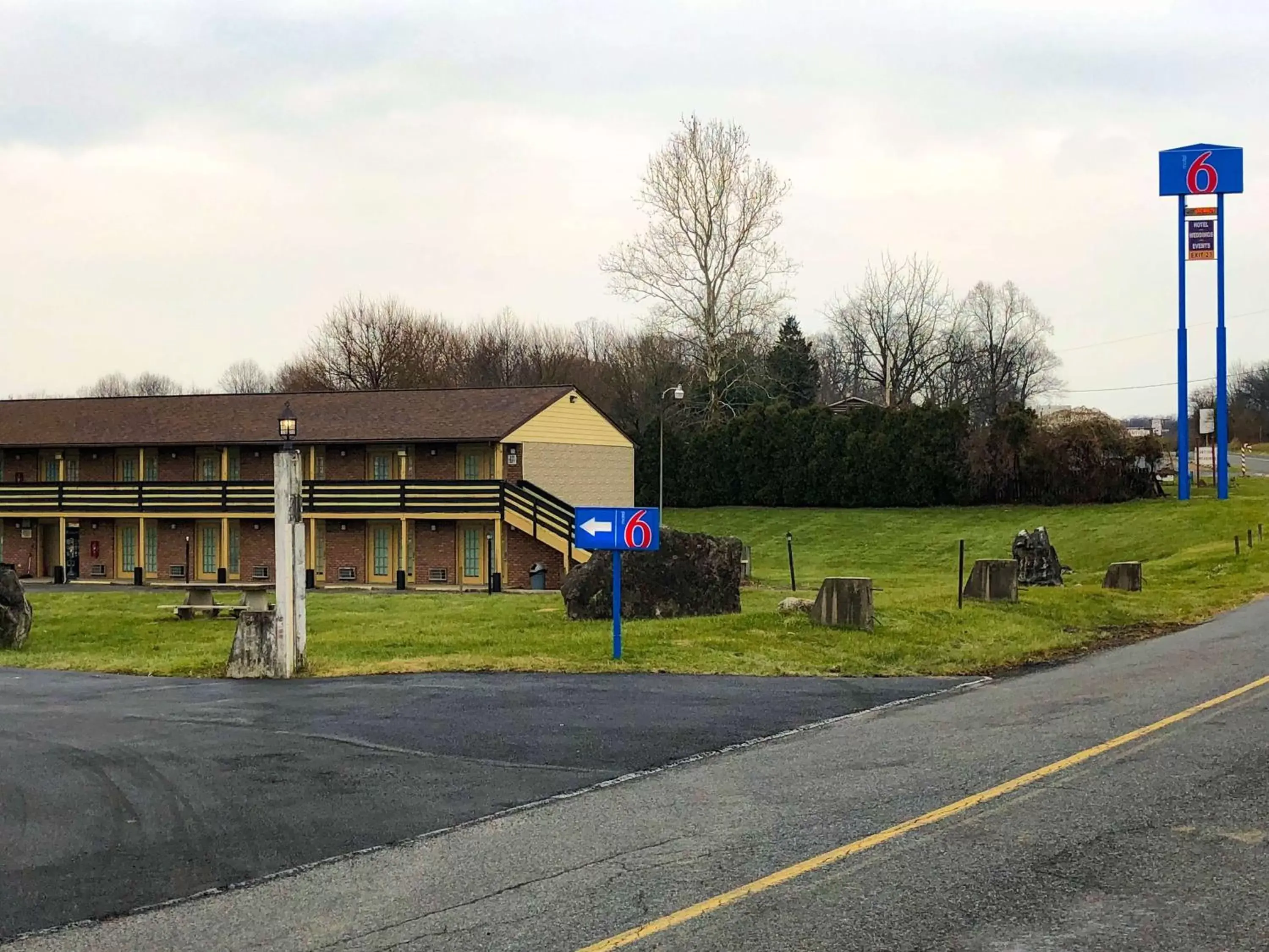 Property building in Motel 6-Shartlesville, PA