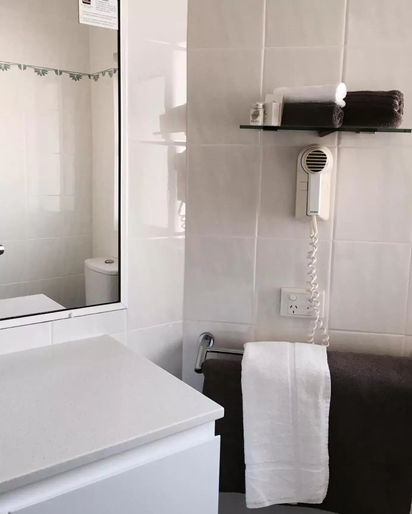 Bathroom in Fairway Motor Inn Bathroom in Fairway Motor Inn