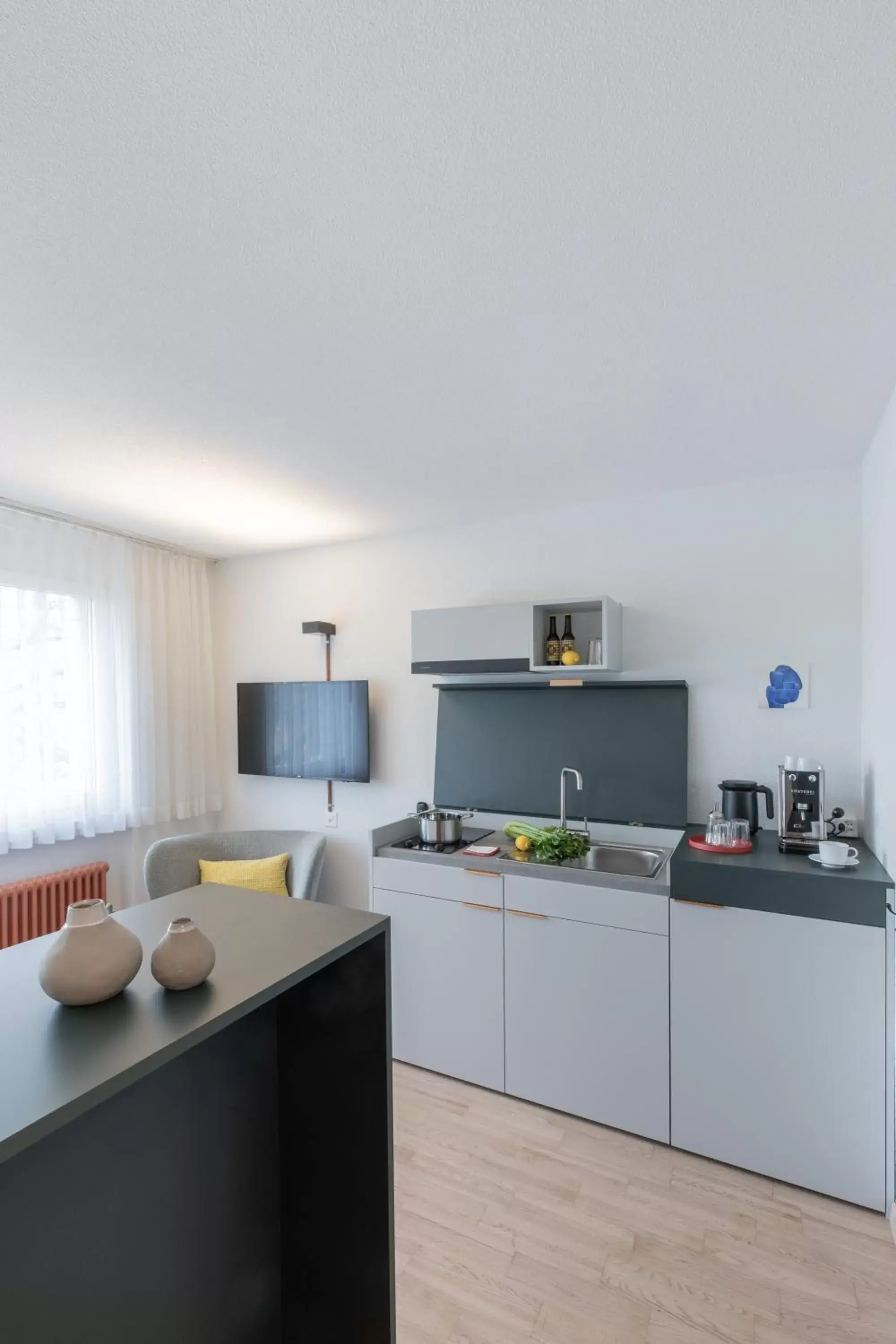 Kitchen or kitchenette, Kitchen/Kitchenette in Alpenblick Bern - kind of a hotel