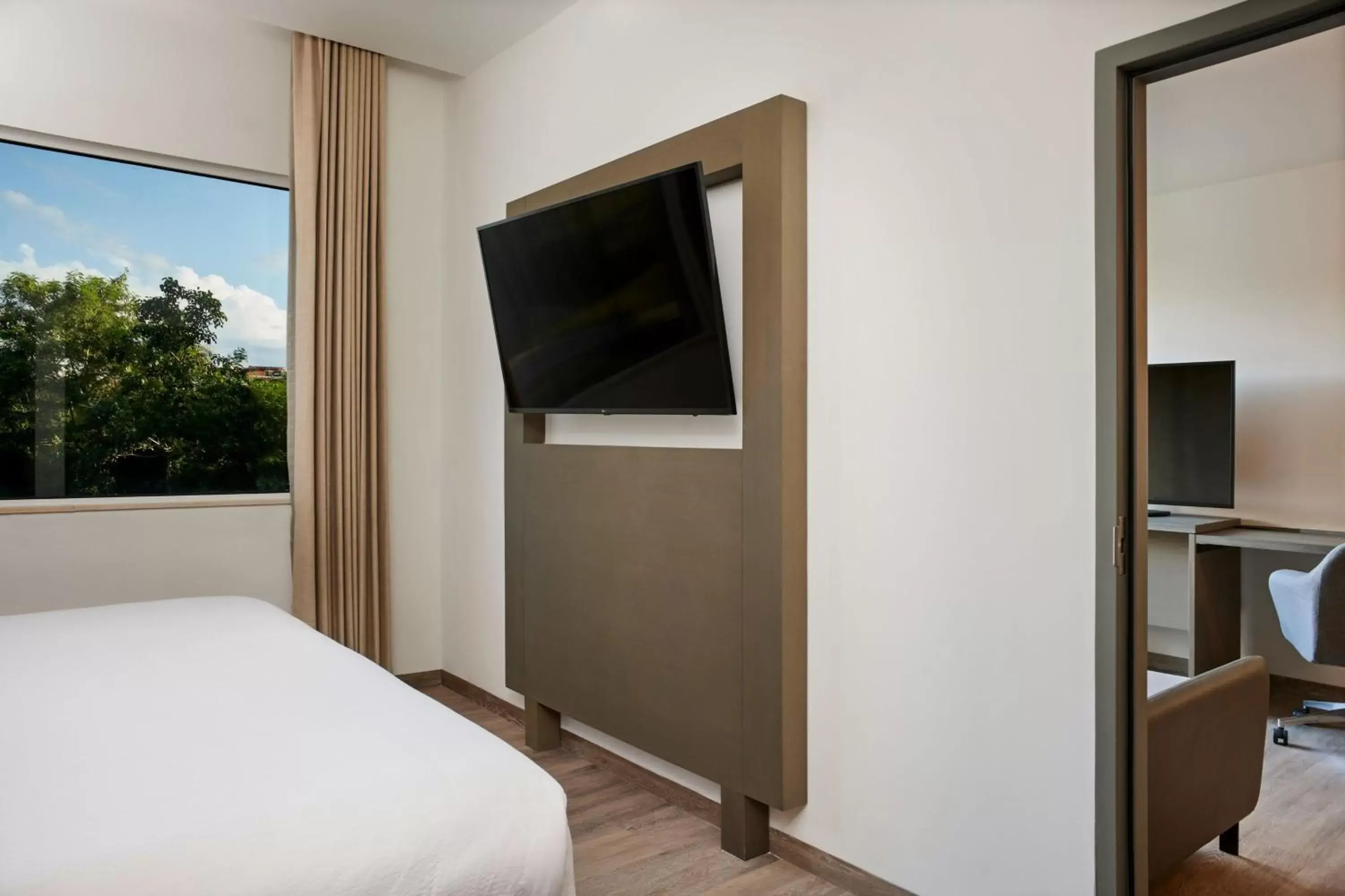 Bedroom, TV/Entertainment Center in Residence Inn by Marriott Playa del Carmen