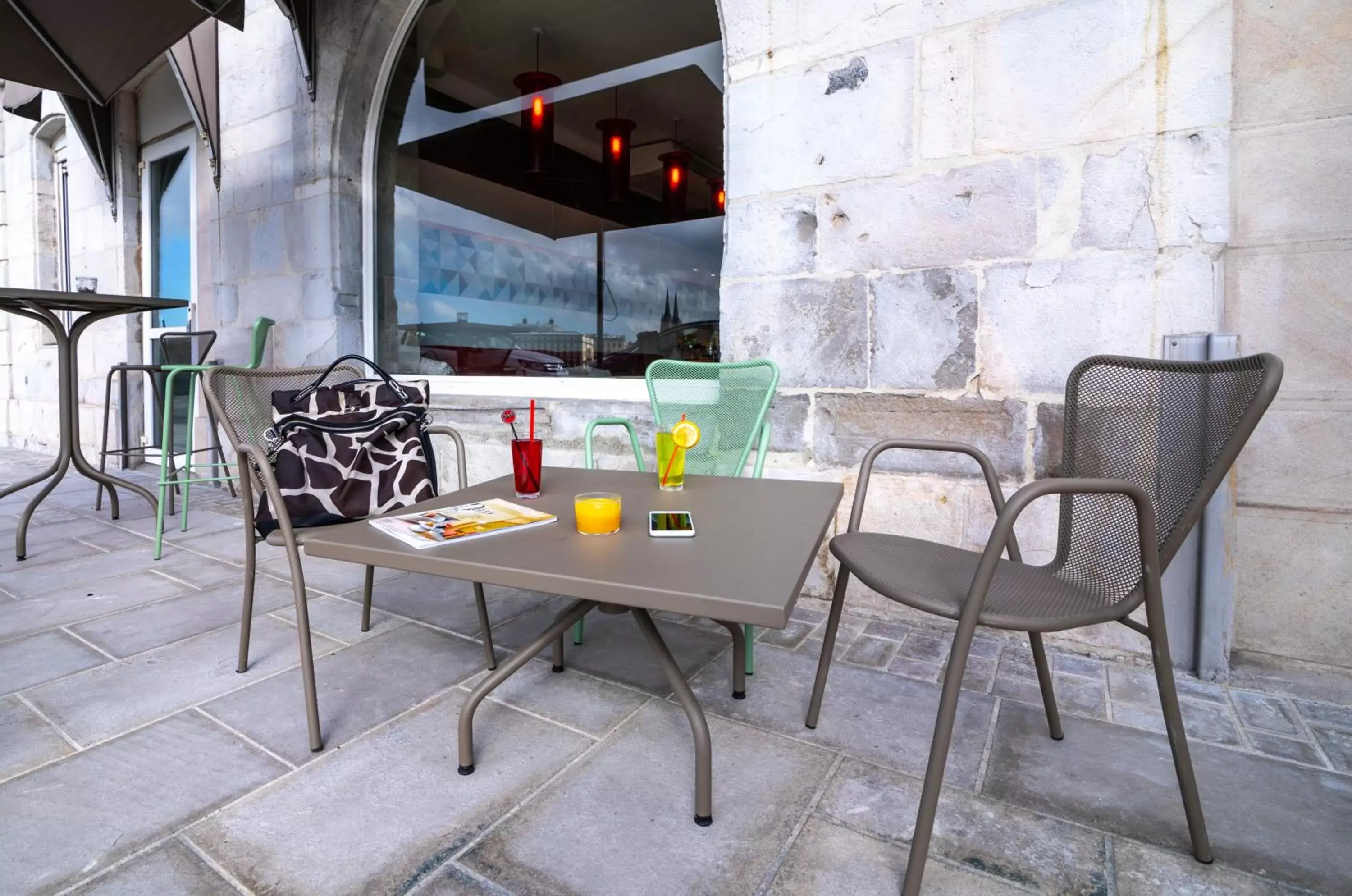 Patio in ibis Styles Bayonne