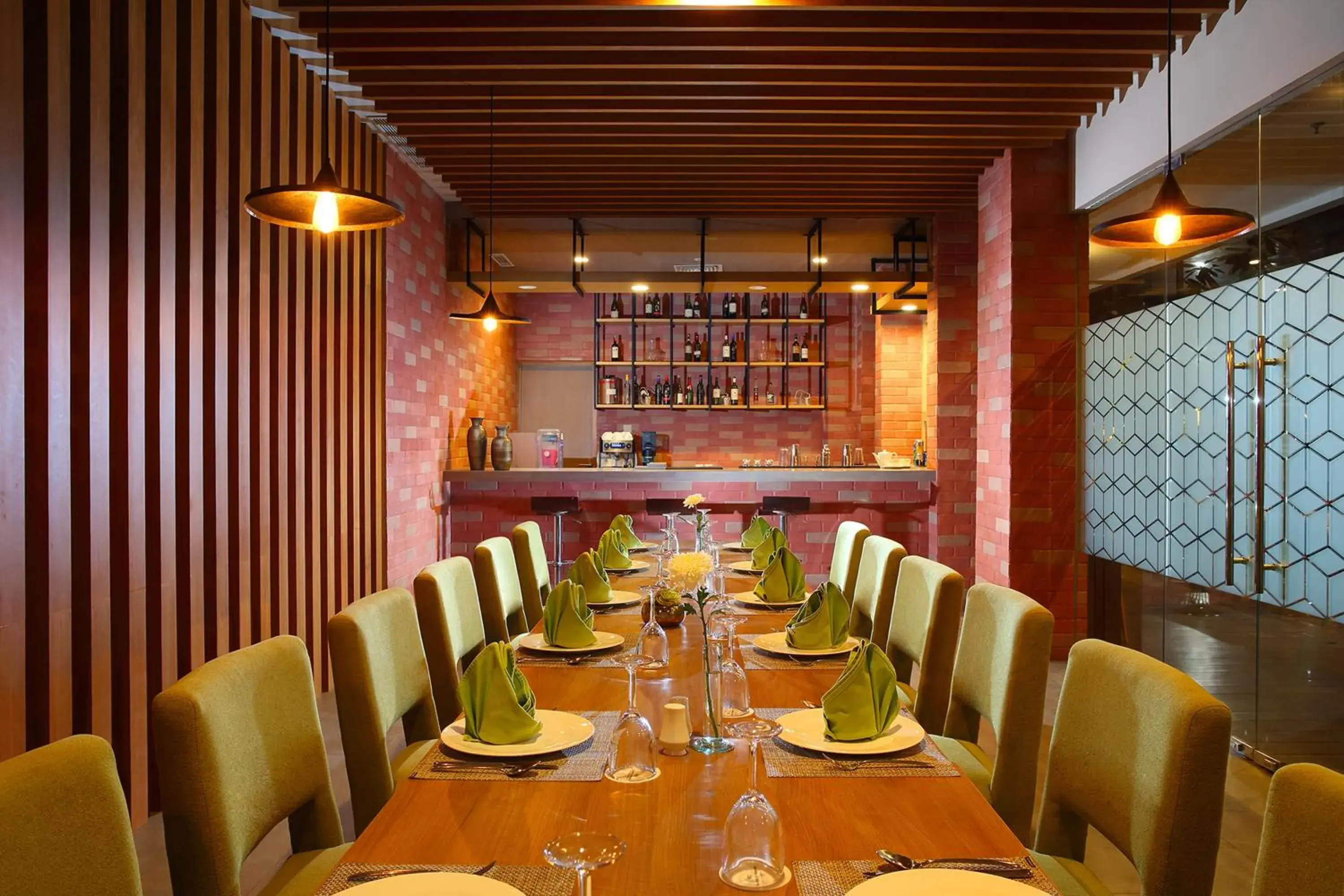 Restaurant/places to eat in Hotel Santika Premiere ICE - BSD City Restaurant/places to eat in Hotel Santika Premiere ICE - BSD City