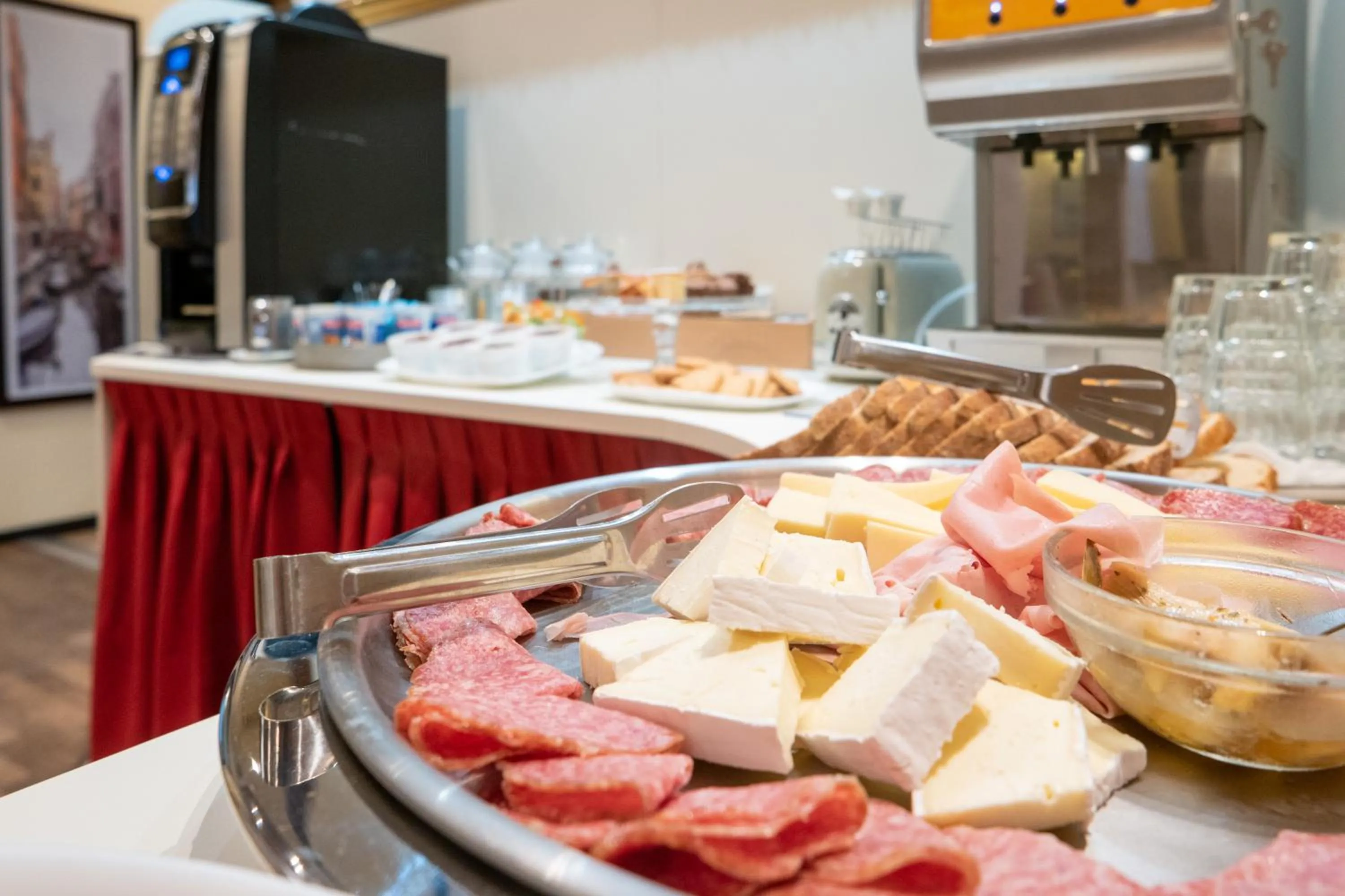 Buffet breakfast in Hotel Autoespresso Venice - Atika & Atif