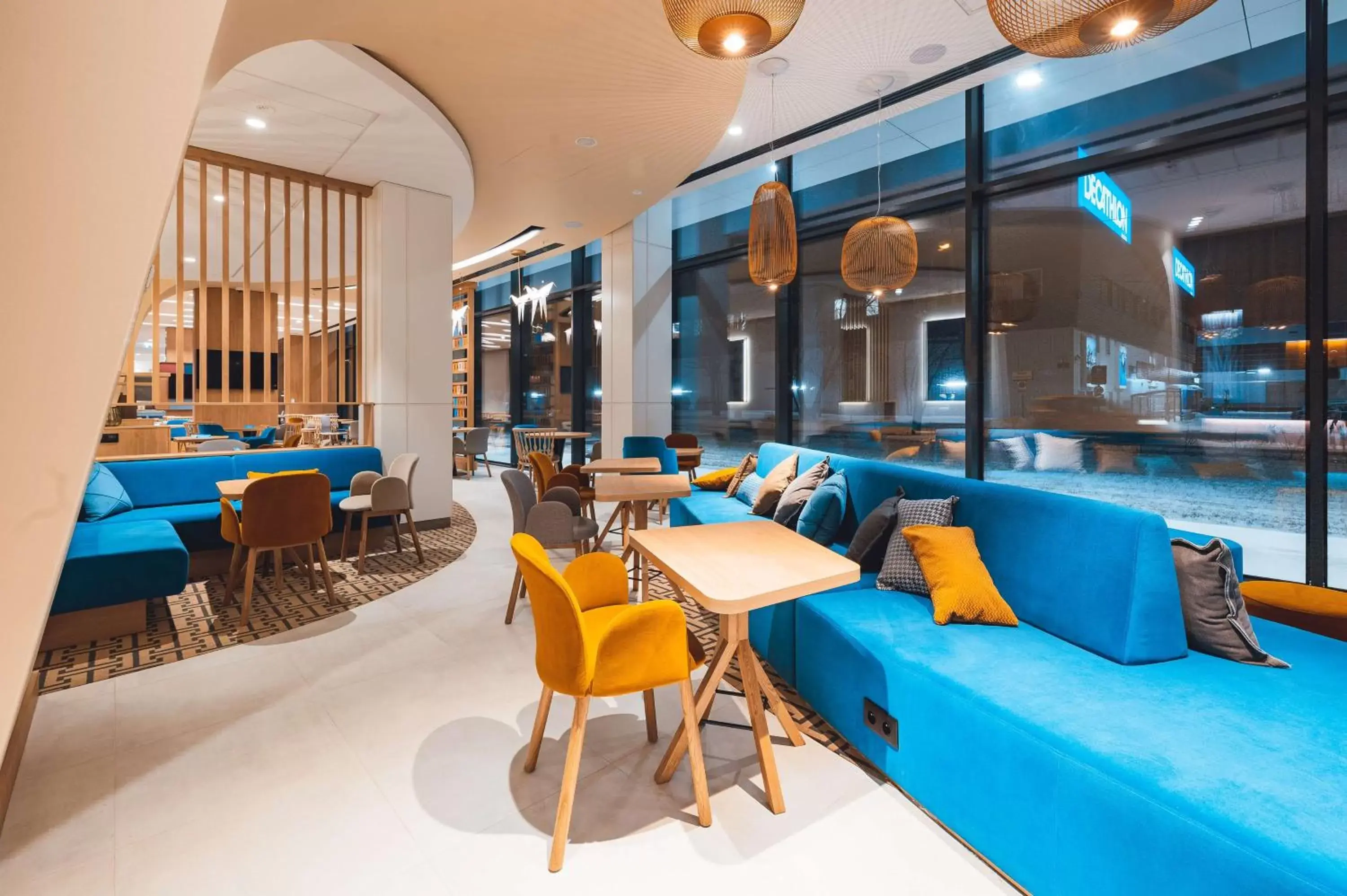 Lobby or reception, Restaurant/Places to Eat in Hampton By Hilton Warsaw Reduta