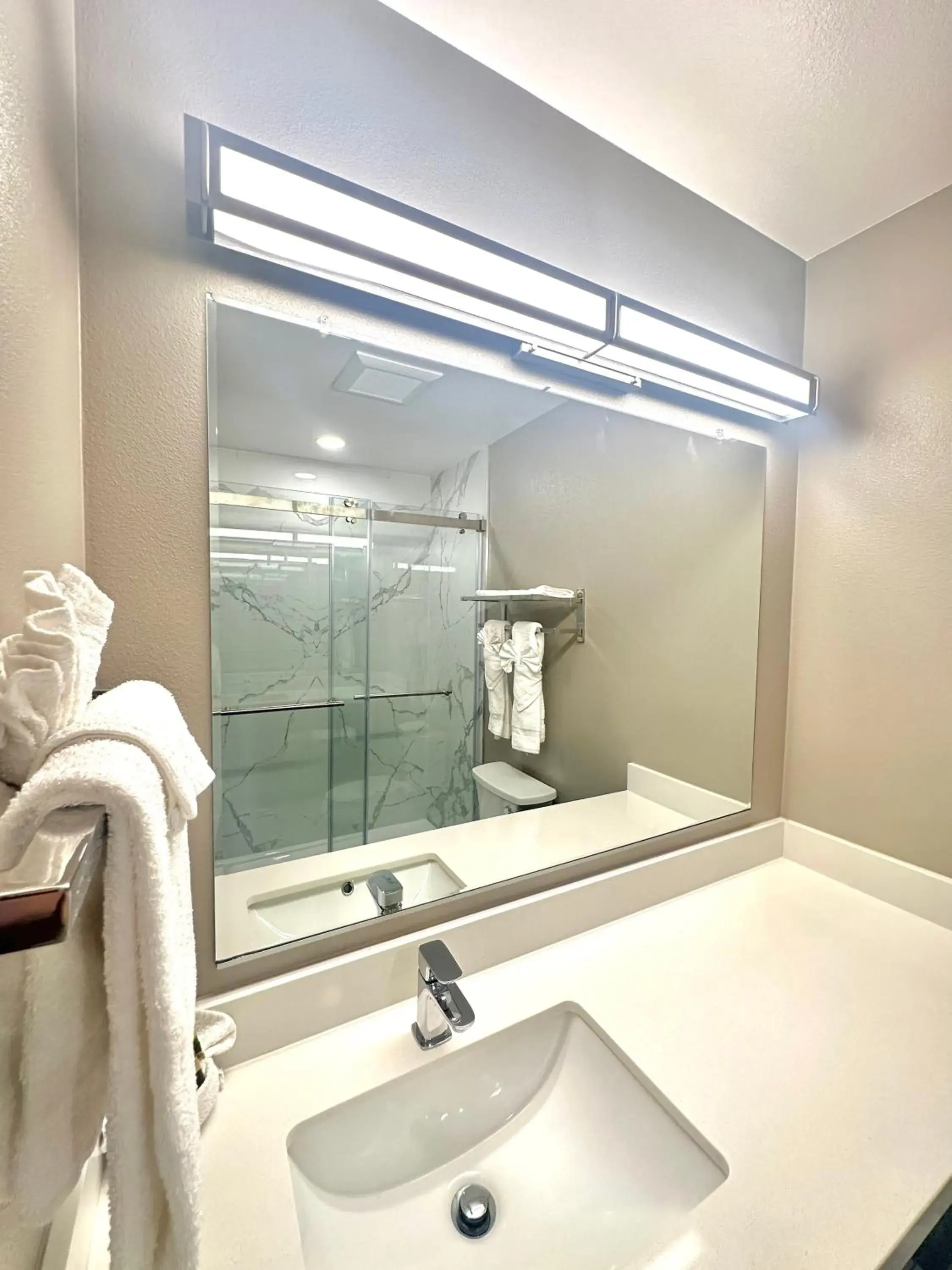 Bathroom in Hotel del SOL