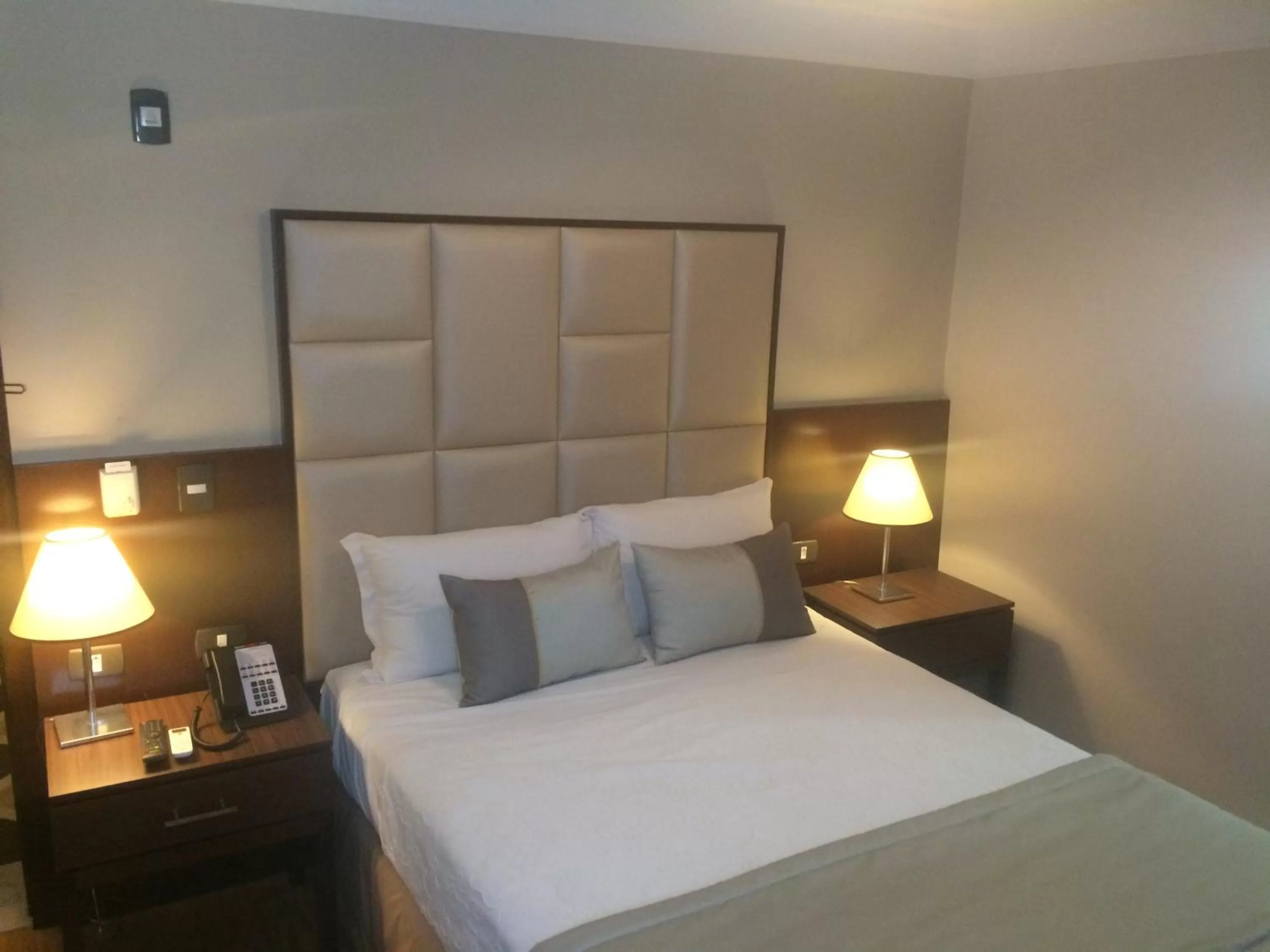 Bedroom, Bed in Royal Atlântica Macaé Hotel