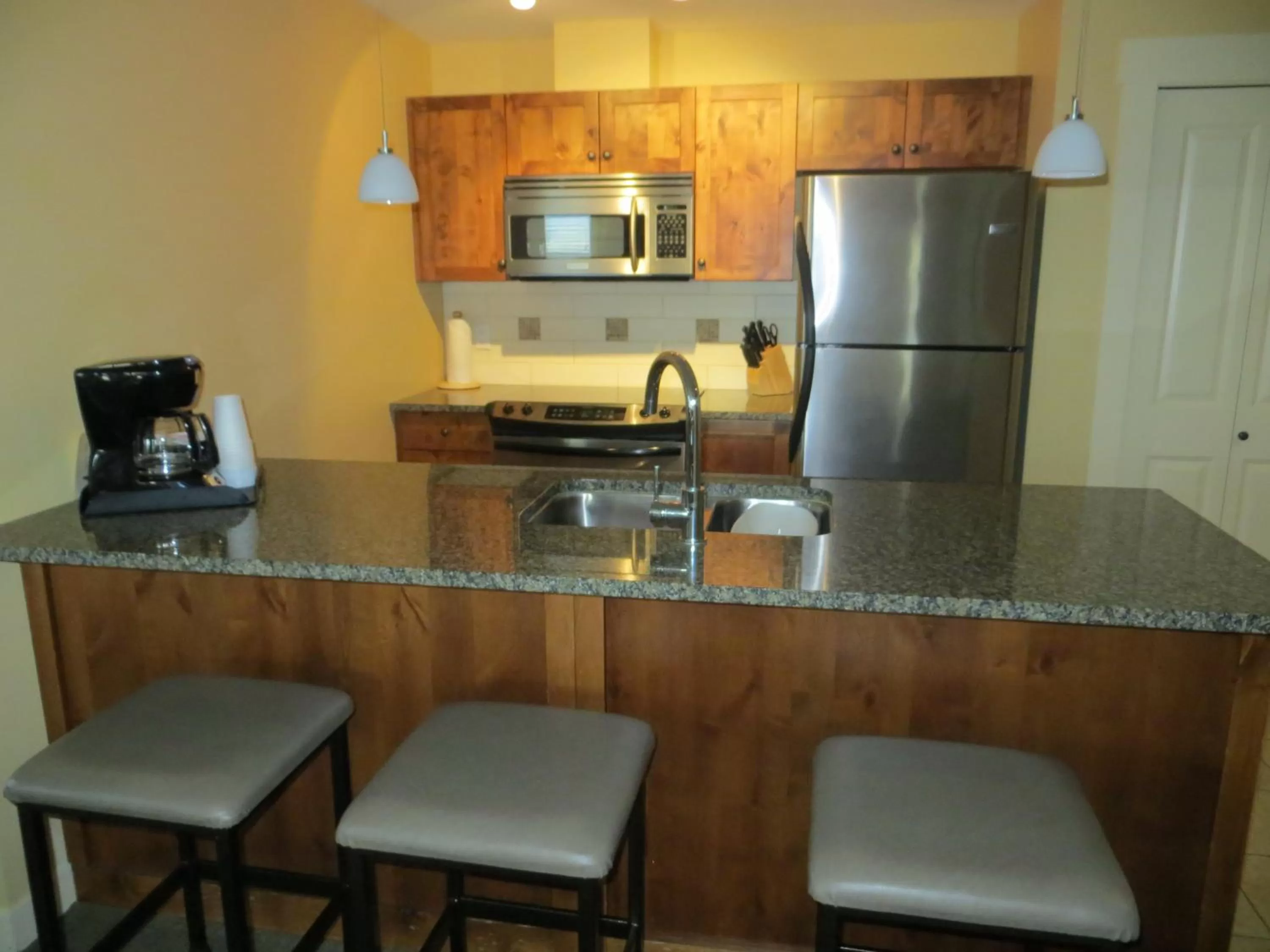 Kitchen or kitchenette in Walnut Beach Resort