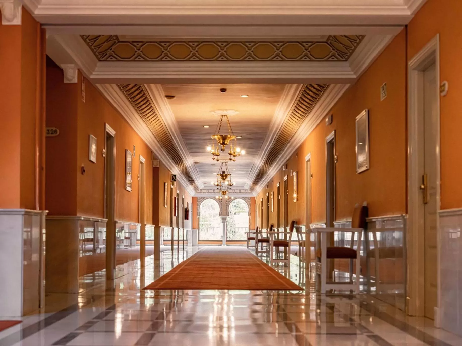 Area and facilities in Alhambra Palace Hotel