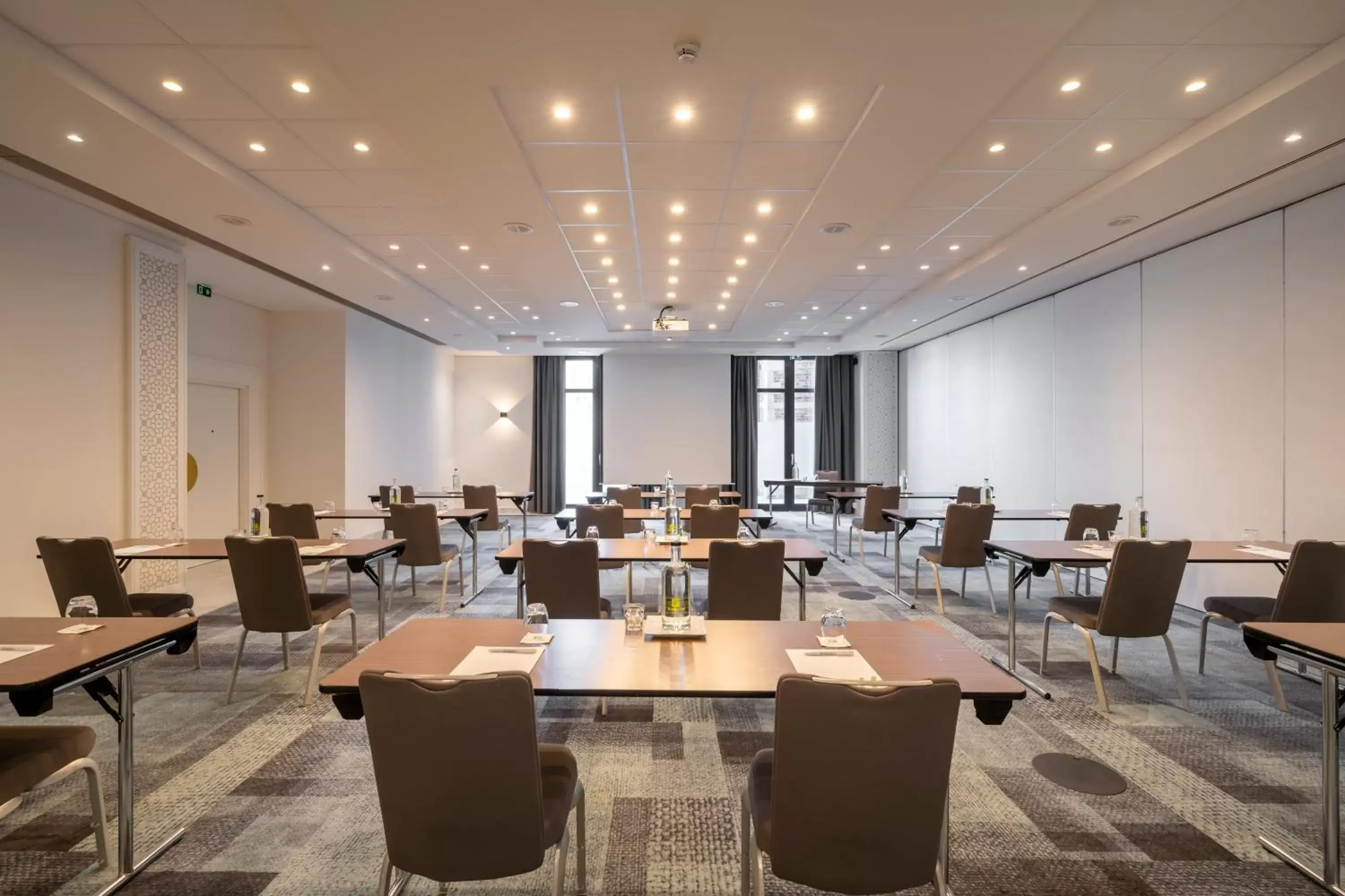 Meeting/conference room in Holiday Inn Hasselt, an IHG Hotel