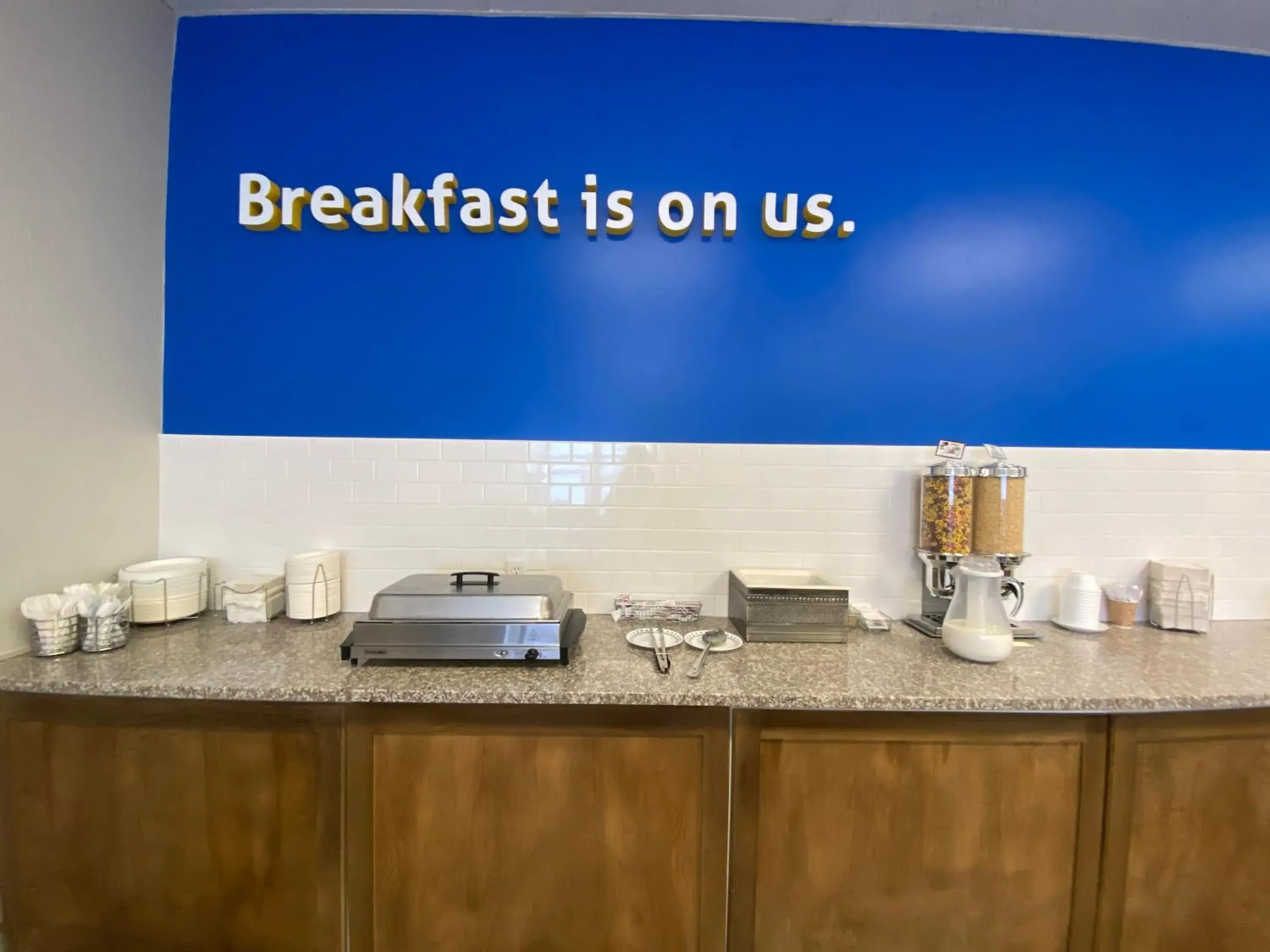 Breakfast, Bathroom in Days Inn by Wyndham Brockville