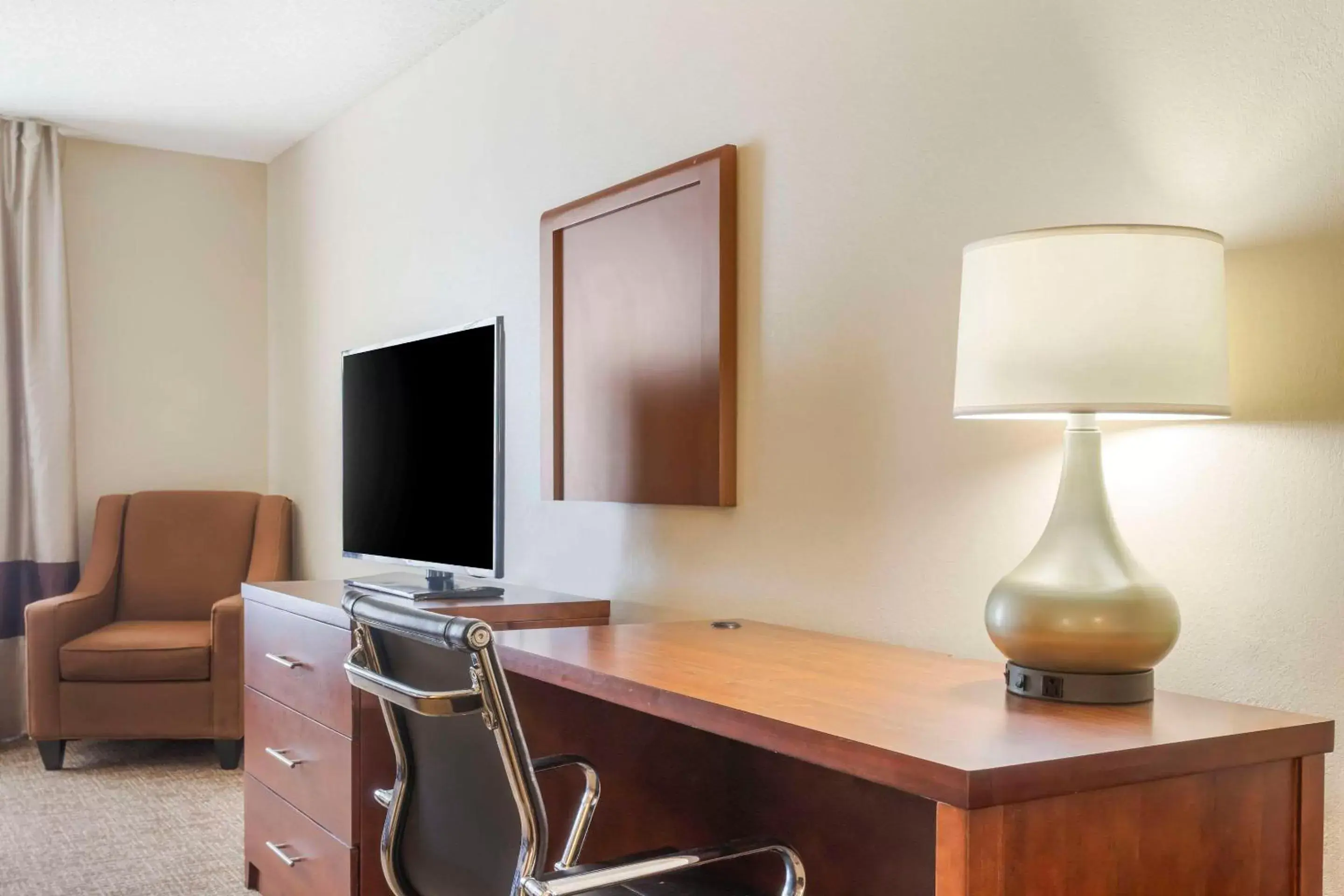 Bedroom in Comfort Inn & Suites Blytheville Bedroom in Comfort Inn & Suites Blytheville