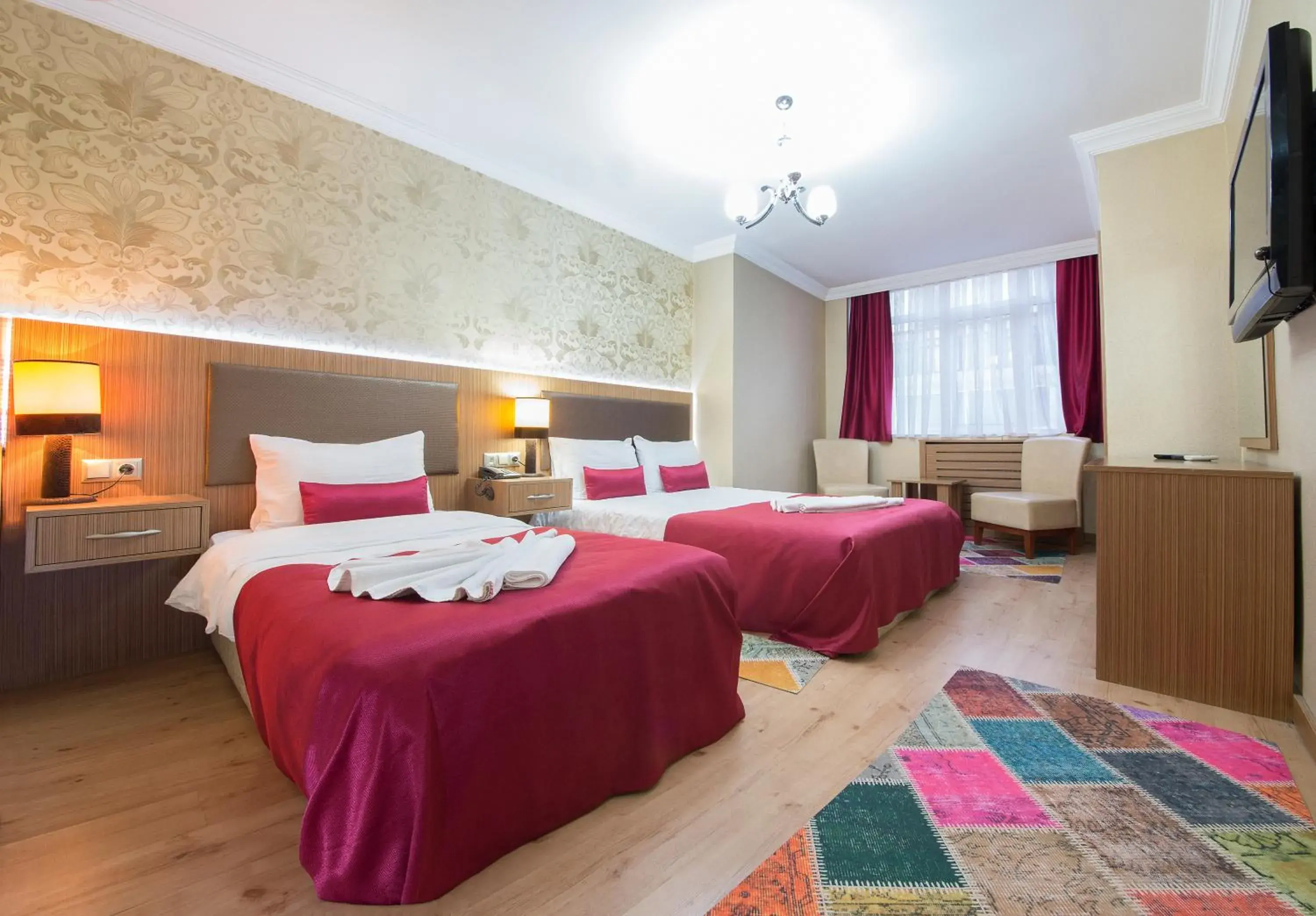 Photo of the whole room, Bed in Grand Zentrum Hotel