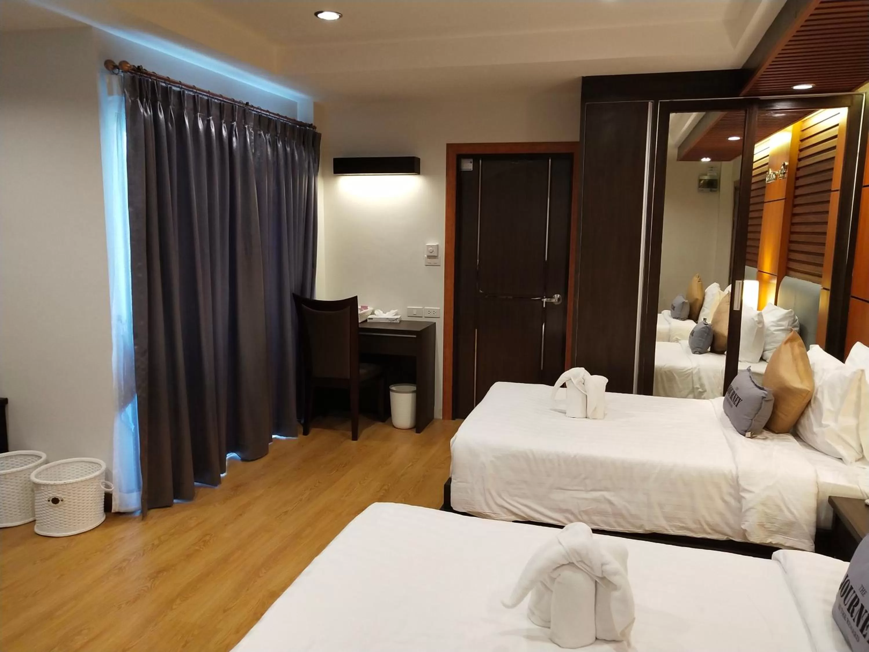 Photo of the whole room, Bed in Hotel De Wualai