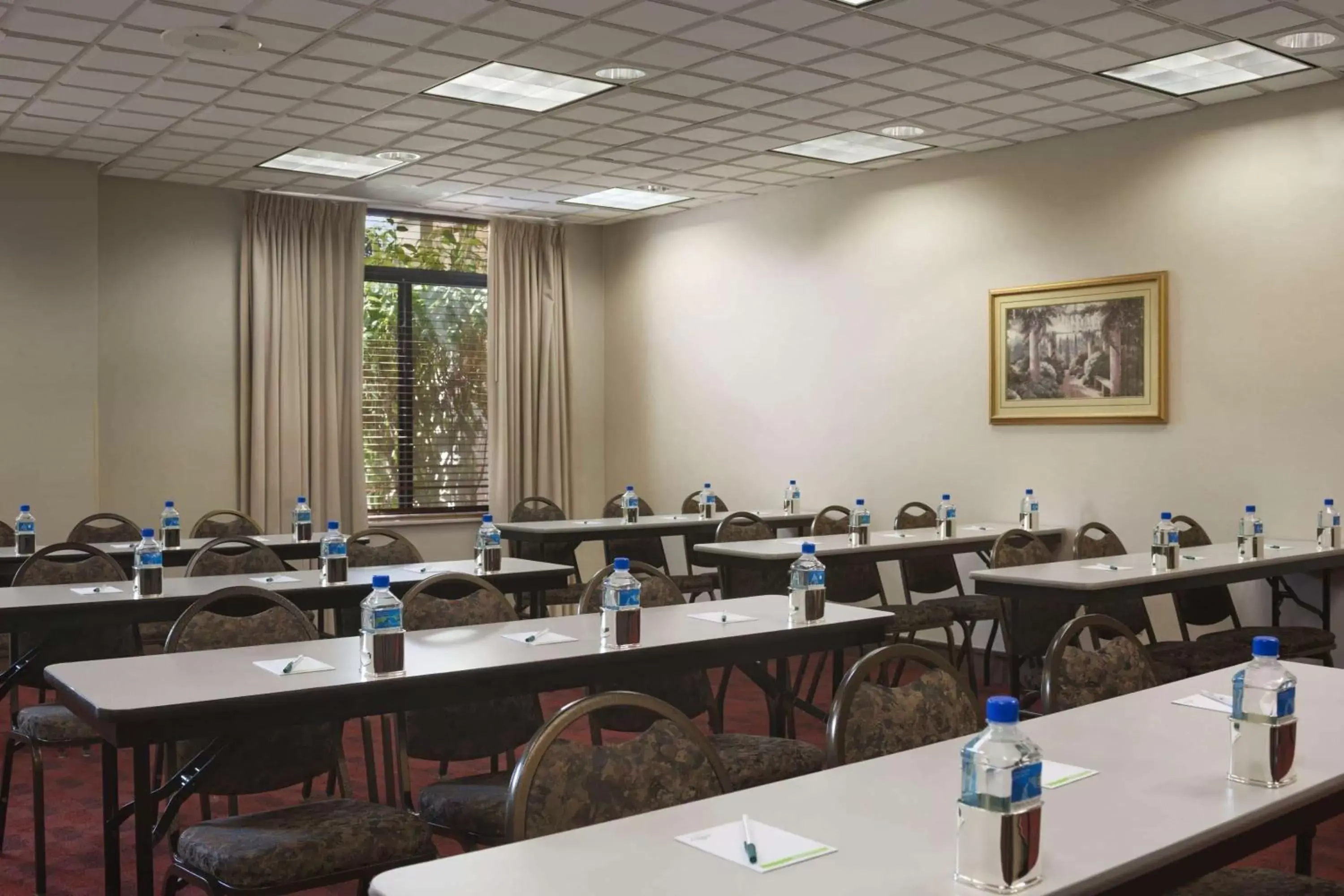 Meeting/conference room in Wingate by Wyndham Schaumburg