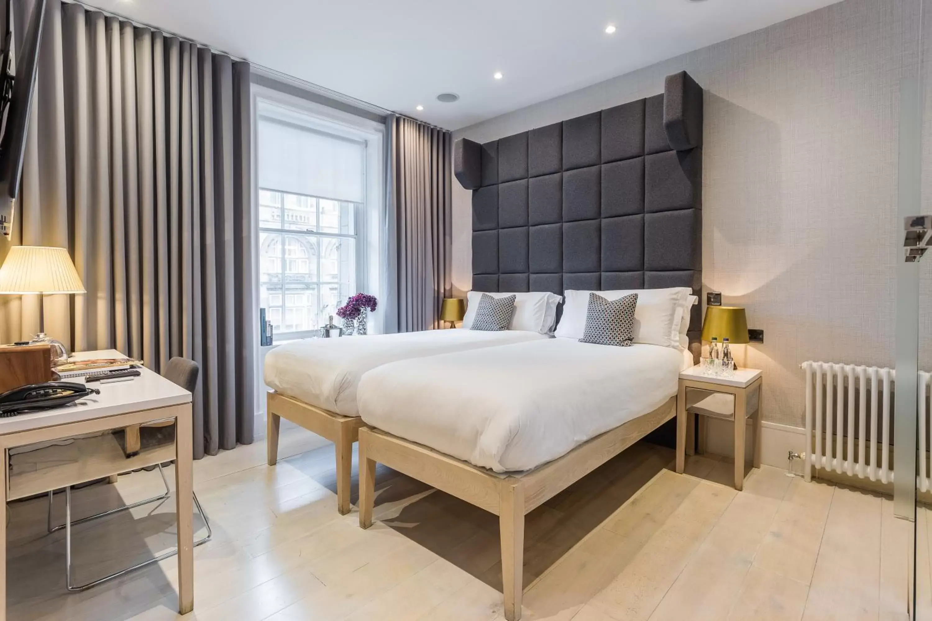 Bed in The Inn on the Mile Bed in The Inn on the Mile