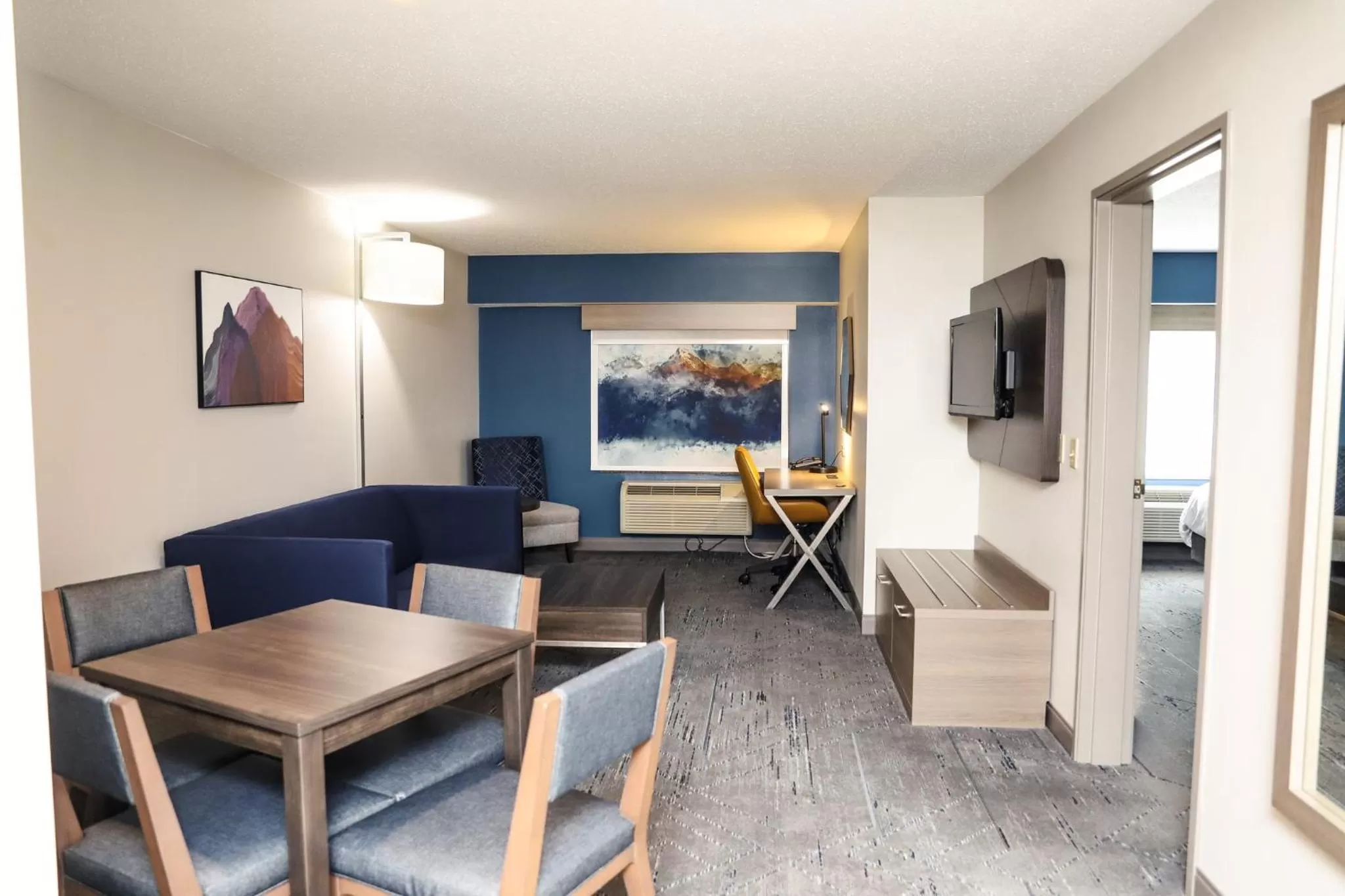 Photo of the whole room in Holiday Inn Express & Suites Donegal by IHG