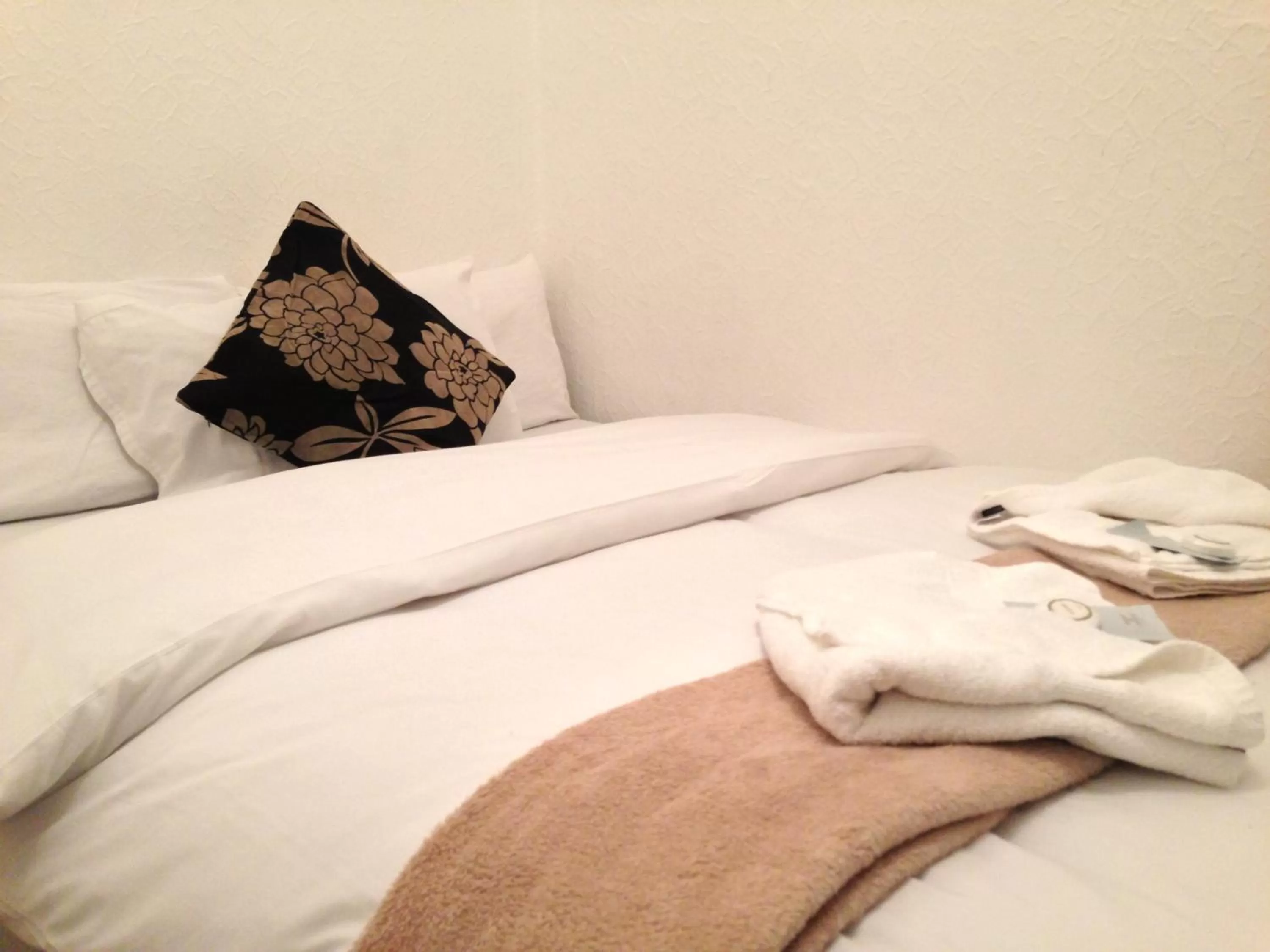 Bed in Wilsons Hotel - Blackpool Tower View